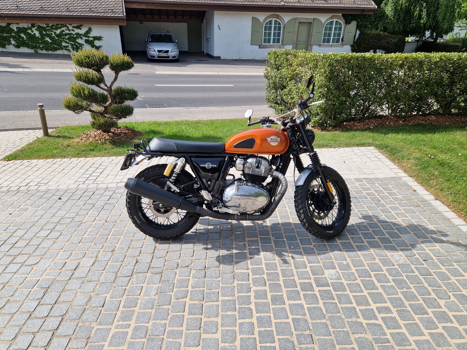 ROYAL ENFIELD Interceptor 650 Custom-image-3