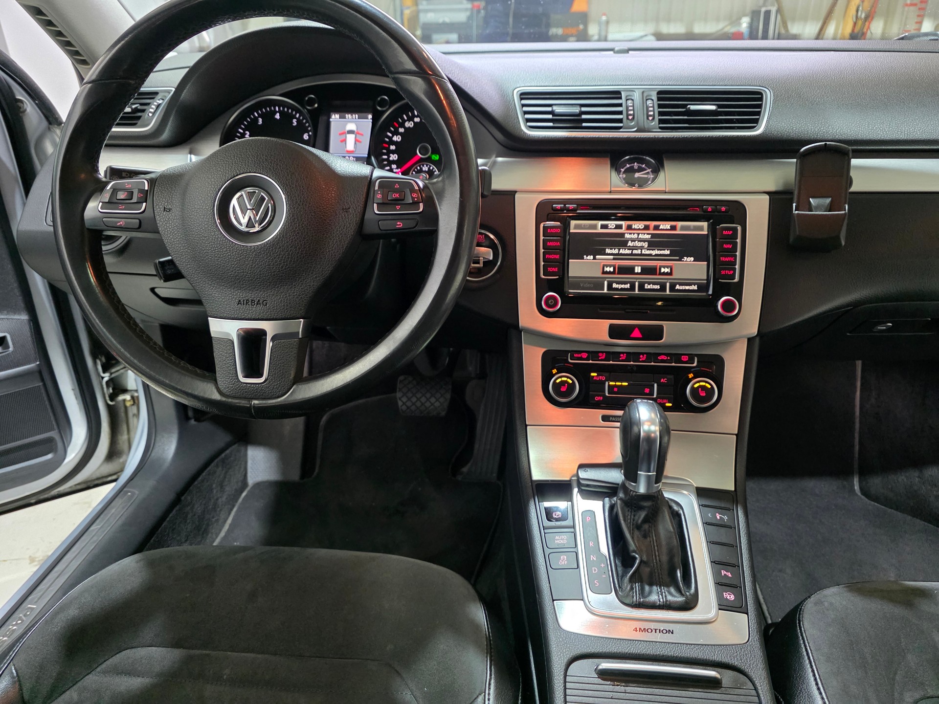 VW Passat Variant 3.6 FSI Highline 4Motion DSG-image-8