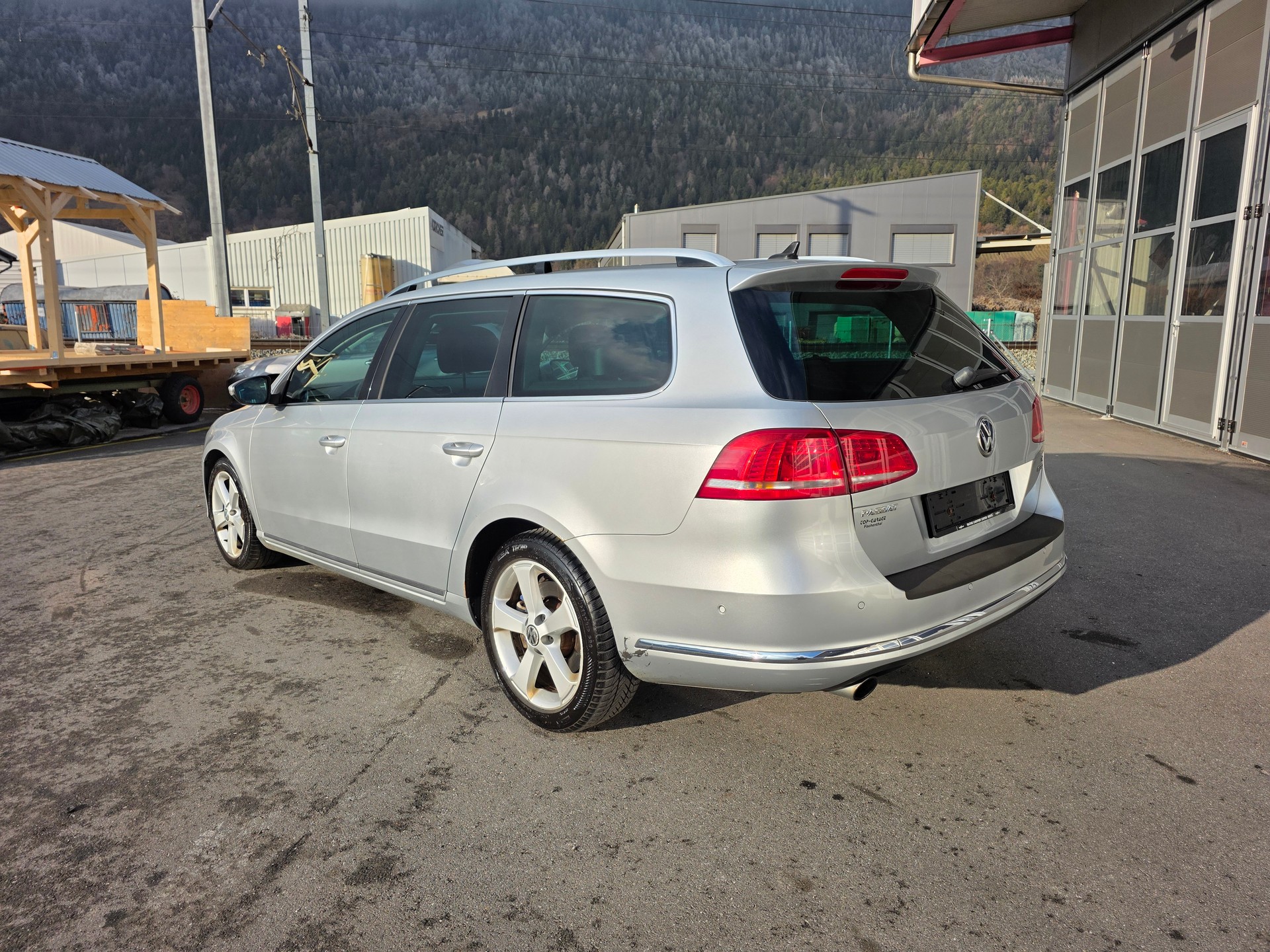 VW Passat Variant 3.6 FSI Highline 4Motion DSG-image-2