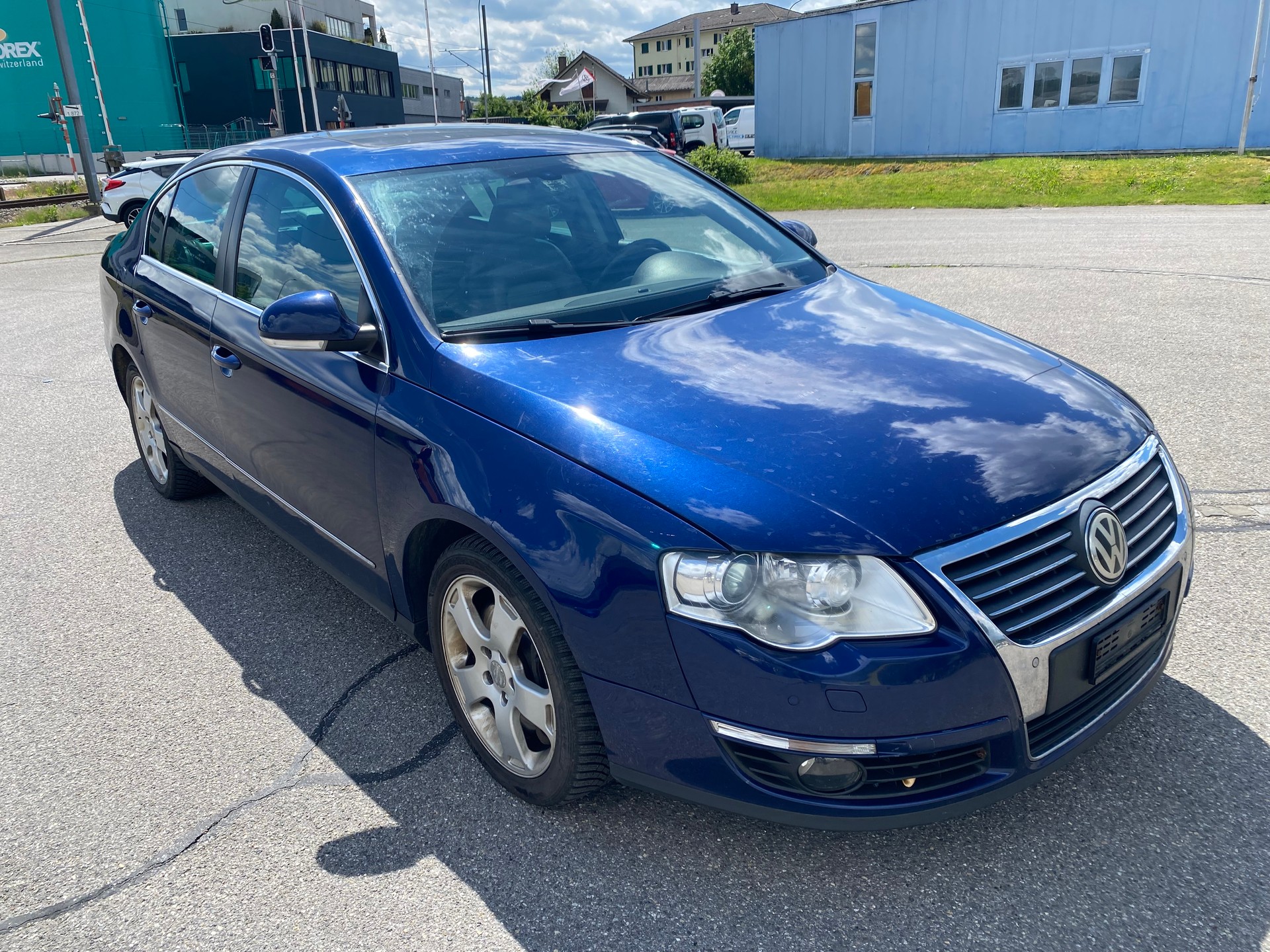 VW Passat 3.2 V6 FSI Sportline 4Motion-image-1
