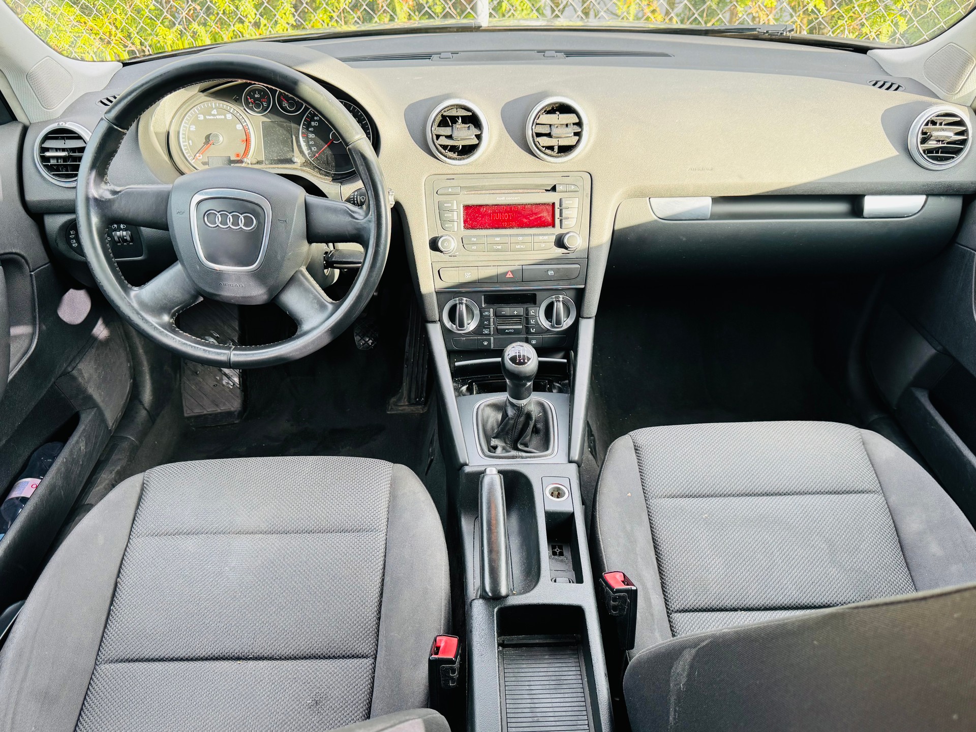 AUDI A3 Sportback 1.4 TFSI Ambition-image-8