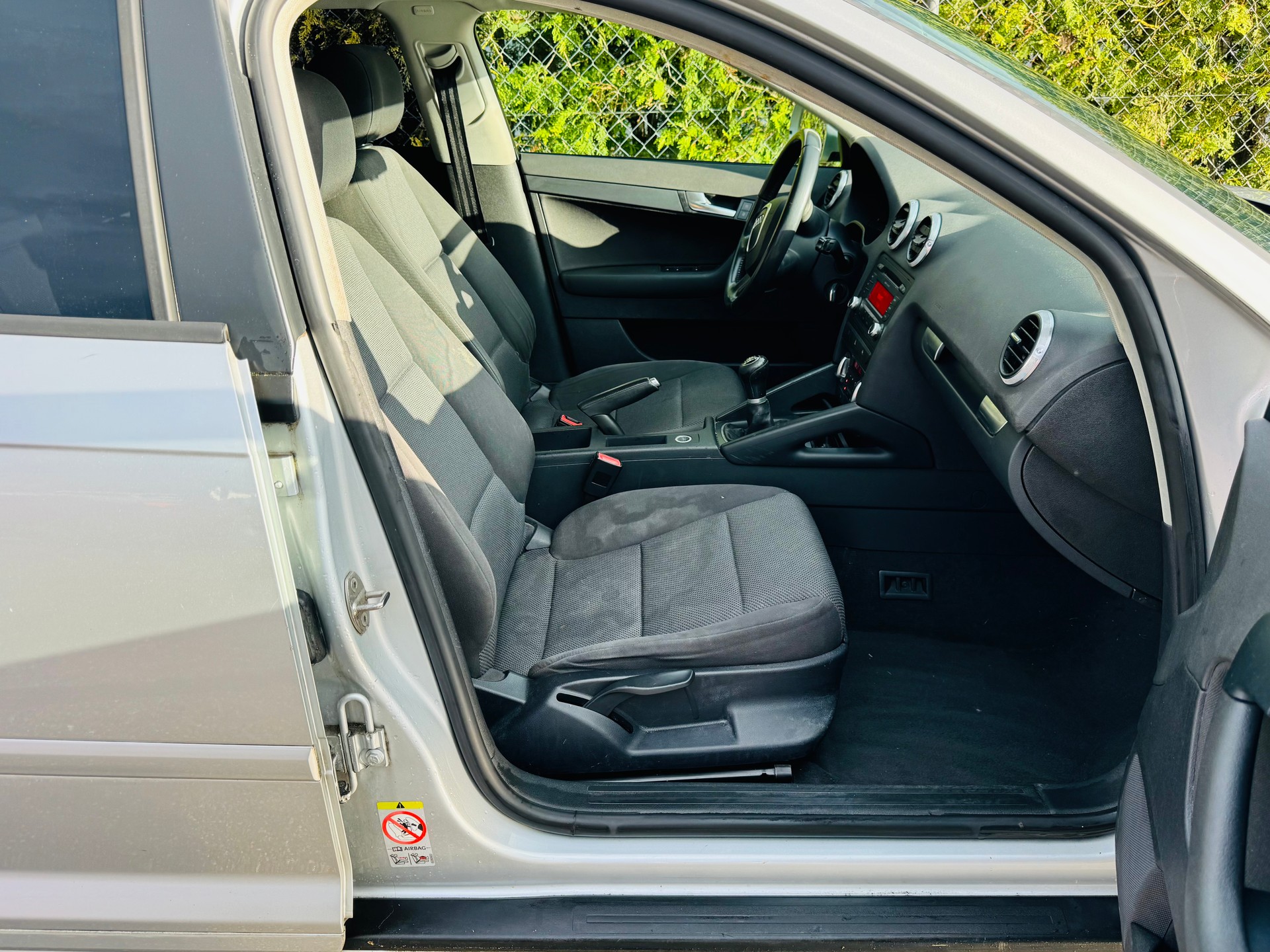AUDI A3 Sportback 1.4 TFSI Ambition-image-11