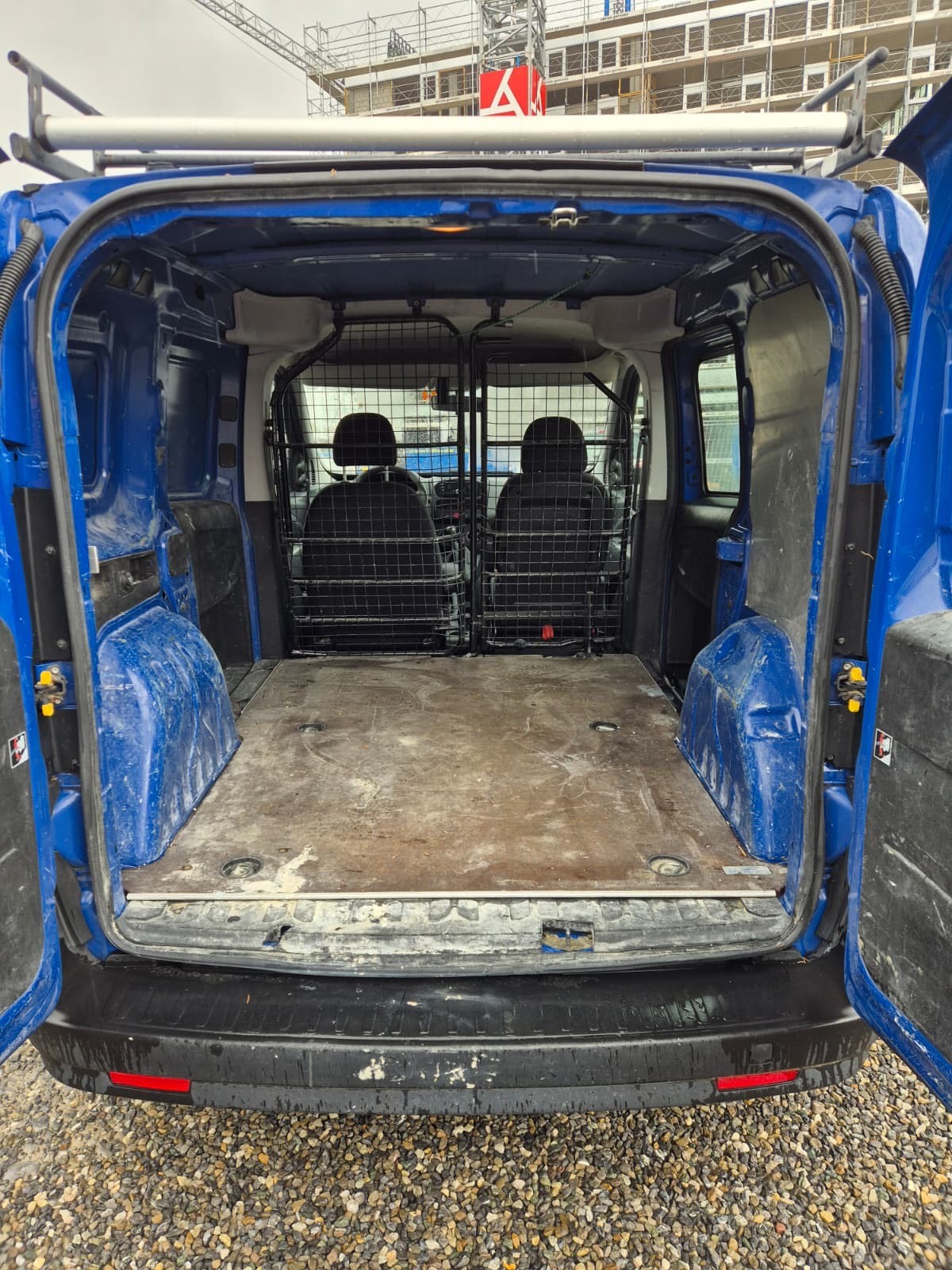 FIAT Doblò 1.4 16V Cargo Swiss-image-9