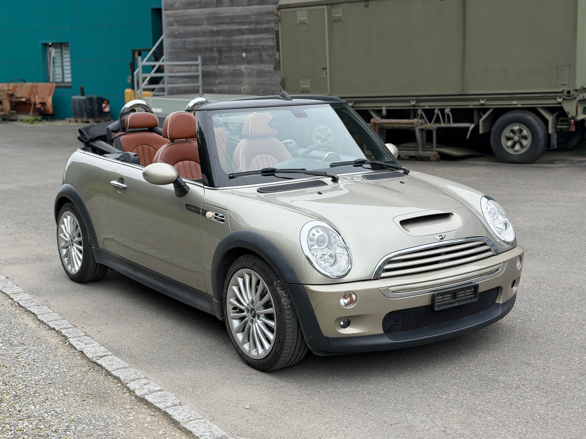 MINI Cooper S Cabriolet Sidewalk Edition (R52)-image-2