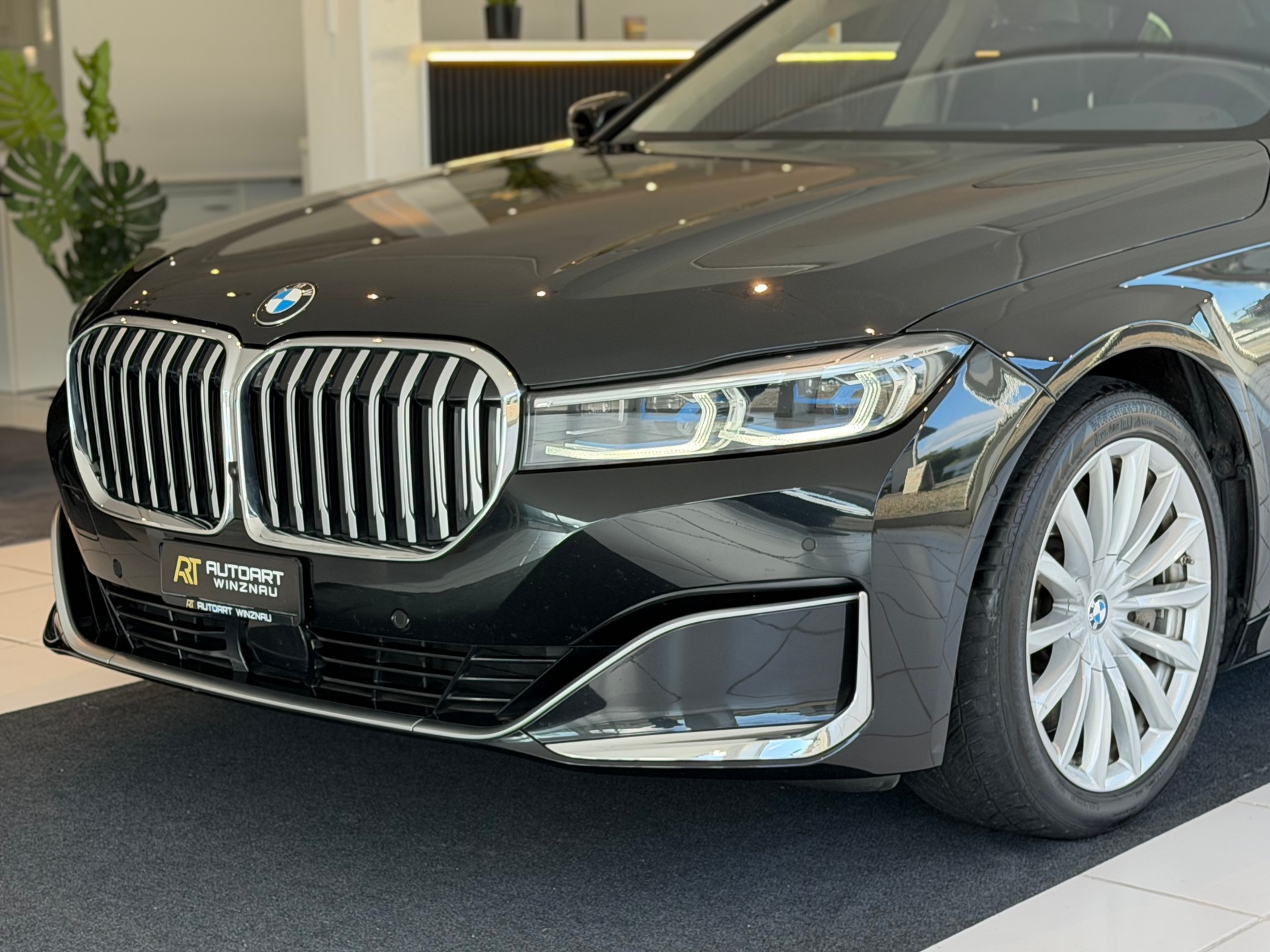 BMW 750Li xDrive Steptronic **Vollausstattung**-showroom-element-1