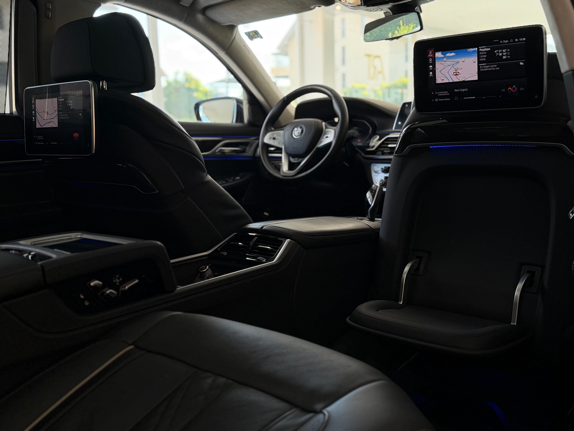 BMW 750Li xDrive Steptronic **Vollausstattung**-image-22