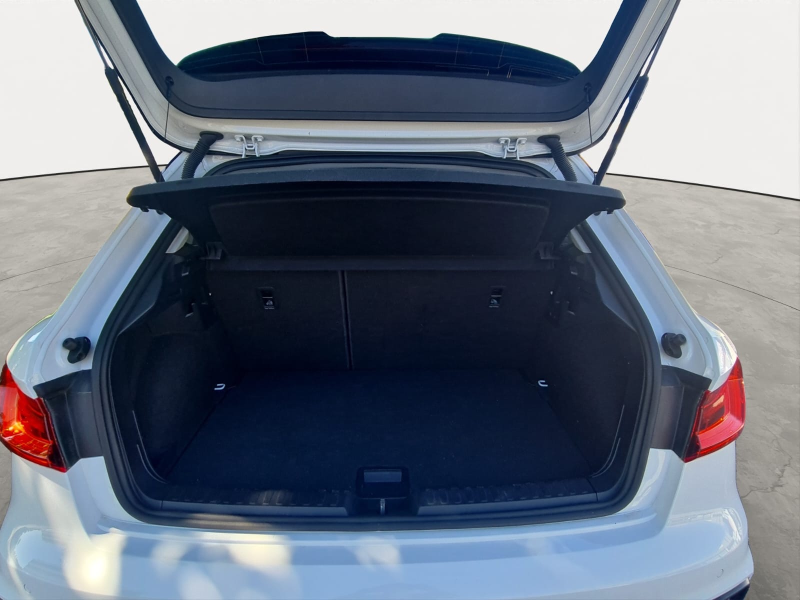 AUDI A1 Sportback 30 TFSI S Line S-tronic-image-8