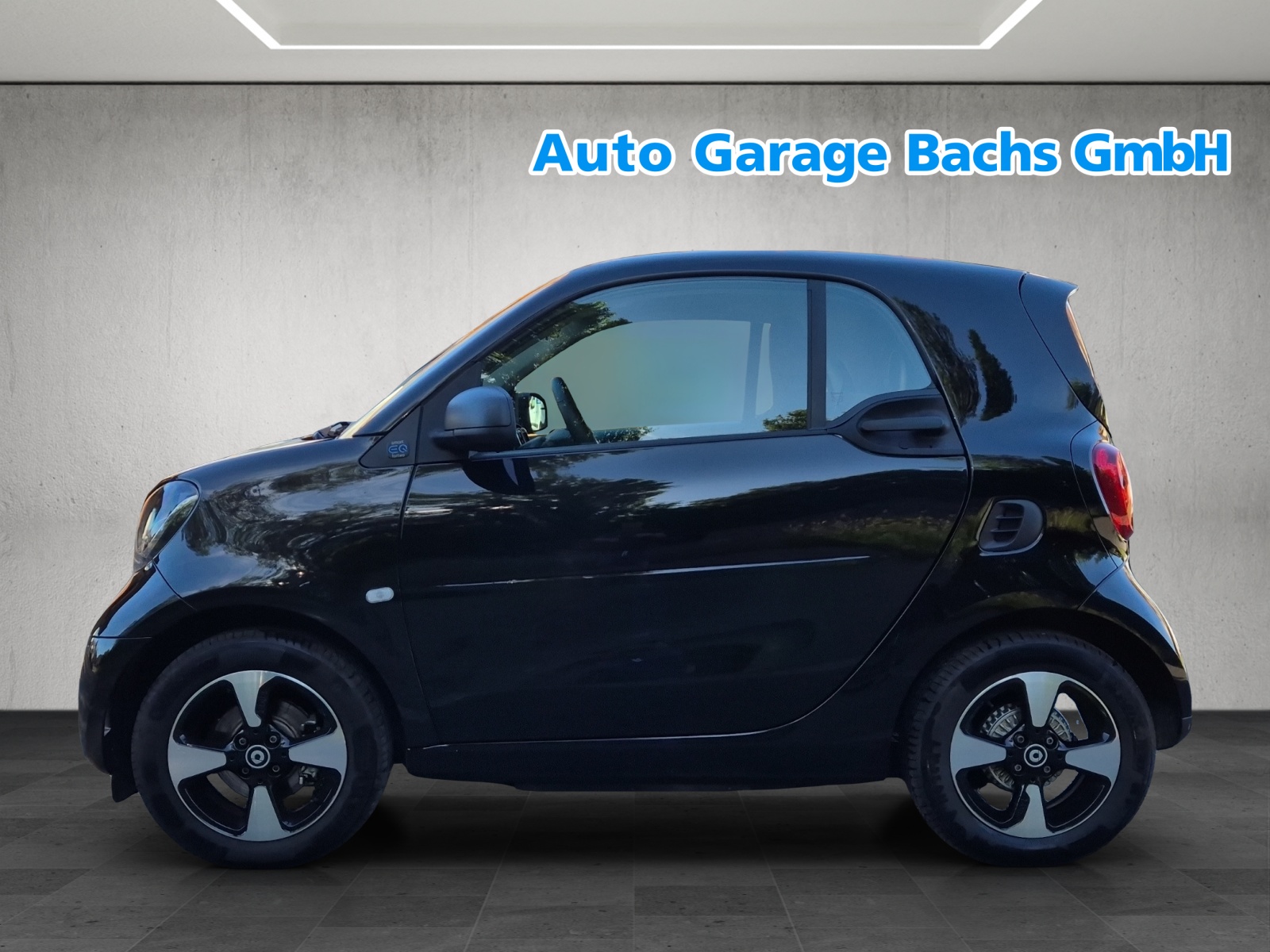 SMART fortwo EQ (incl. battery)-showroom-element-1