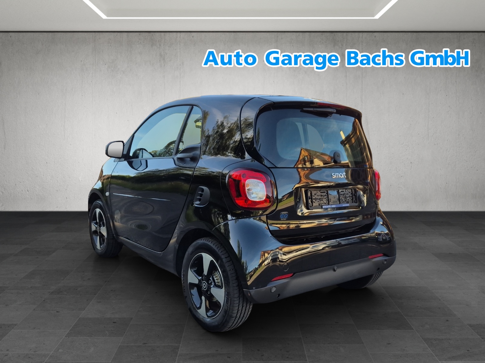 SMART fortwo EQ (incl. battery)-showroom-element-2