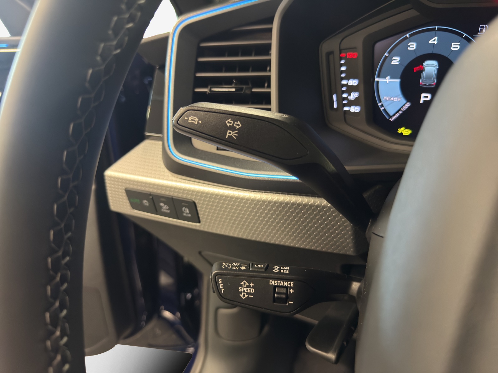 AUDI A1 Sportback 30 TFSI S Line Attraction S-tronic-image-13