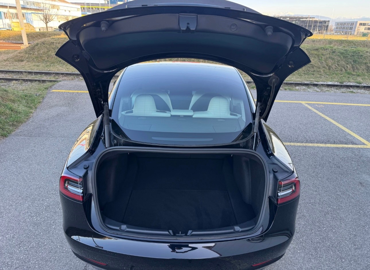 TESLA Model 3 Performance Dual Motor AWD-image-6
