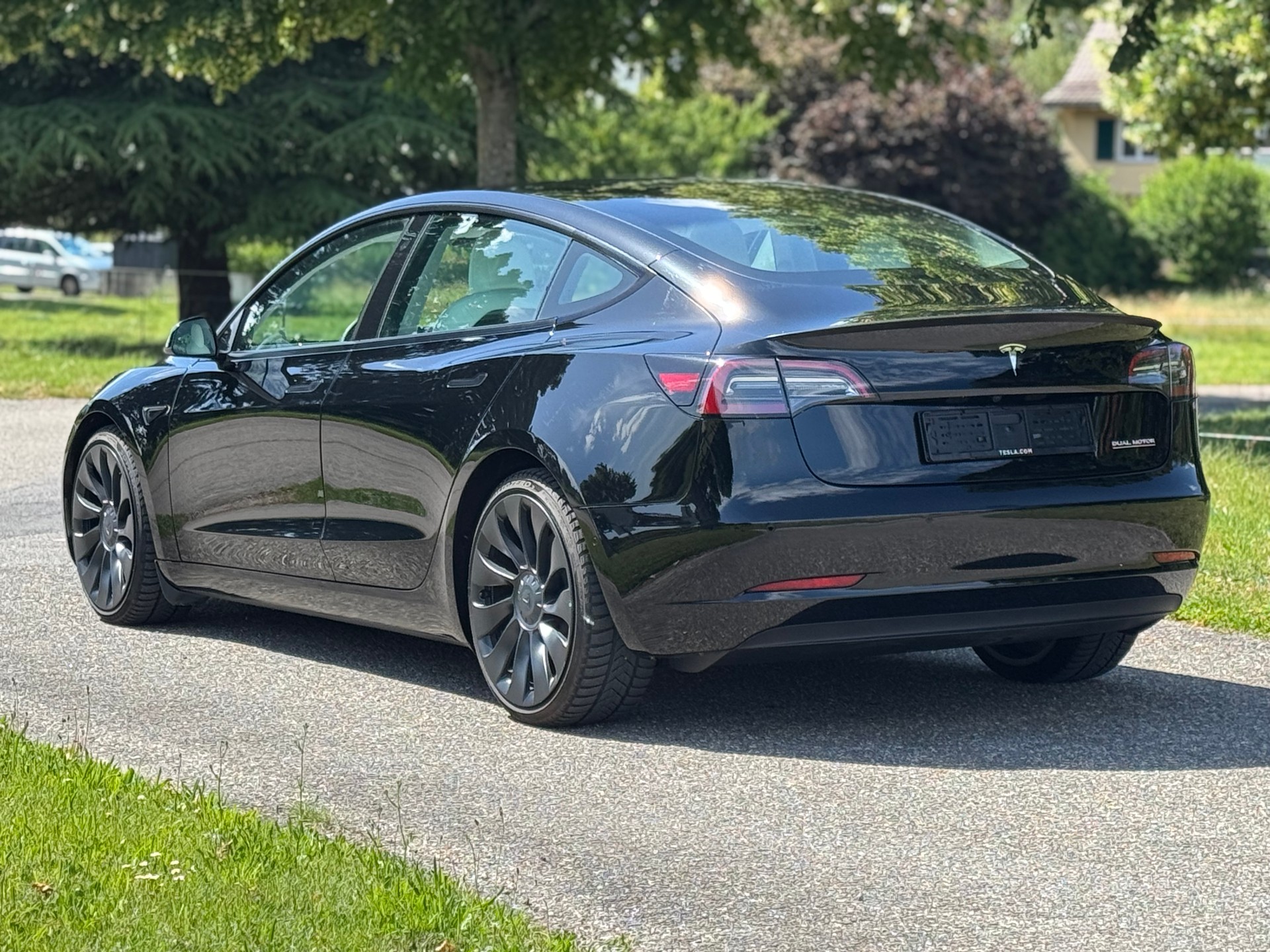 TESLA Model 3 Performance Dual Motor AWD-image-3