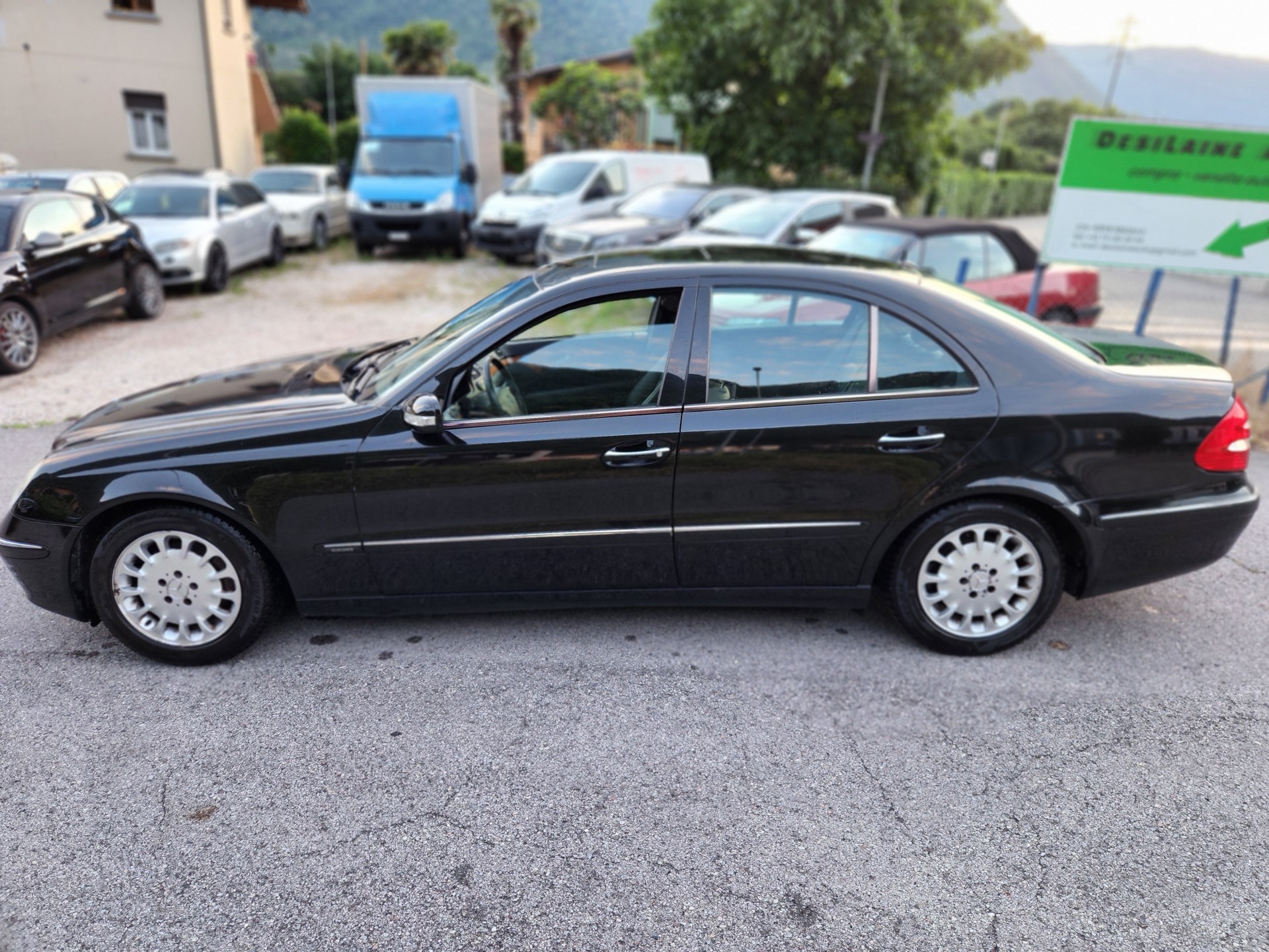 MERCEDES-BENZ E 240-image-4
