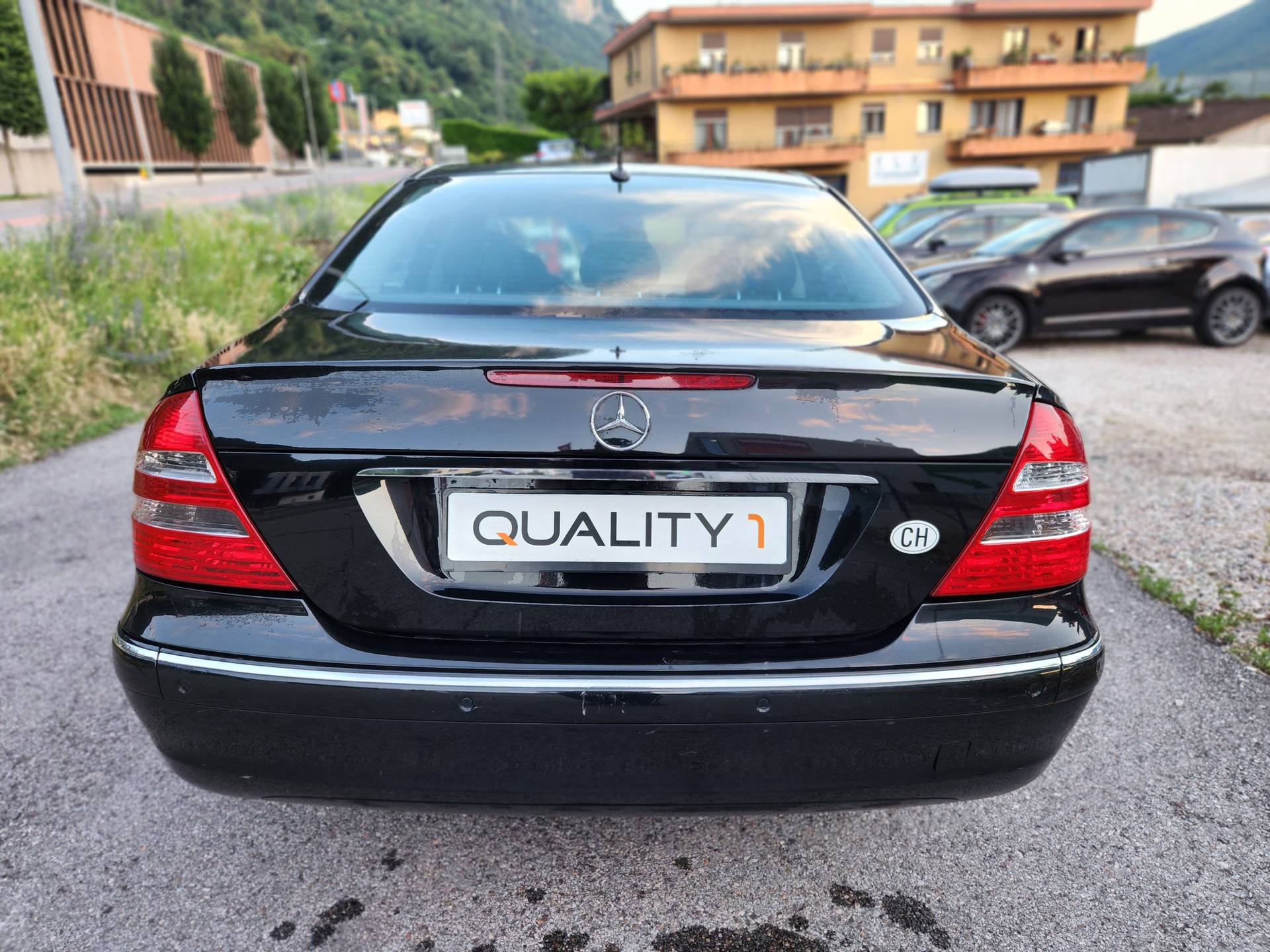 MERCEDES-BENZ E 240-image-6