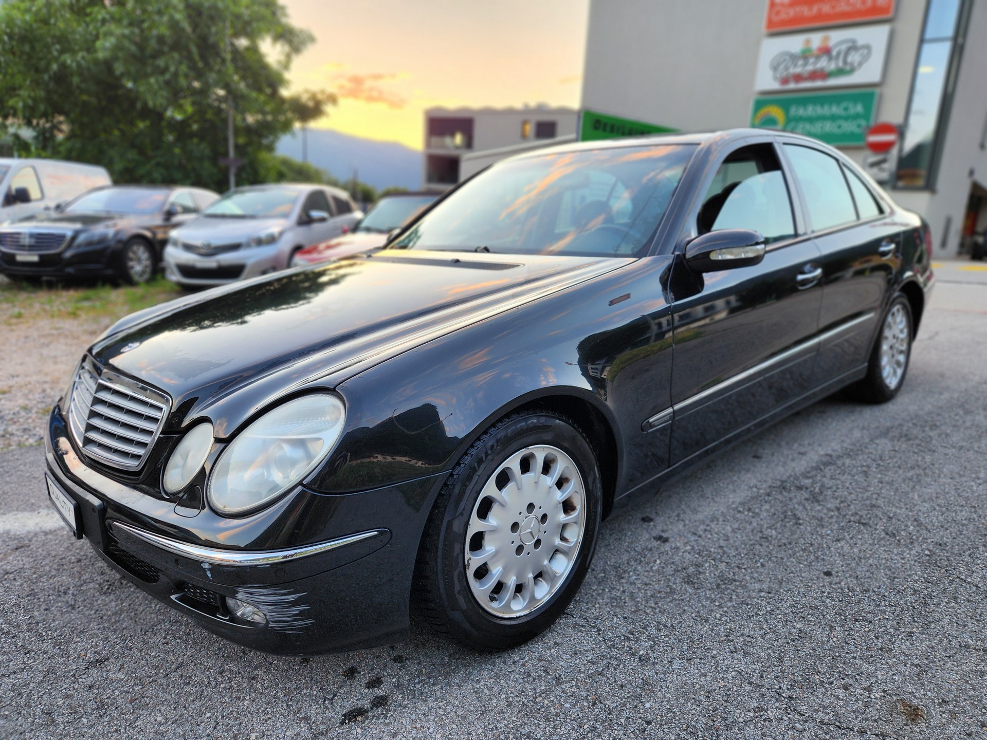 MERCEDES-BENZ E 240