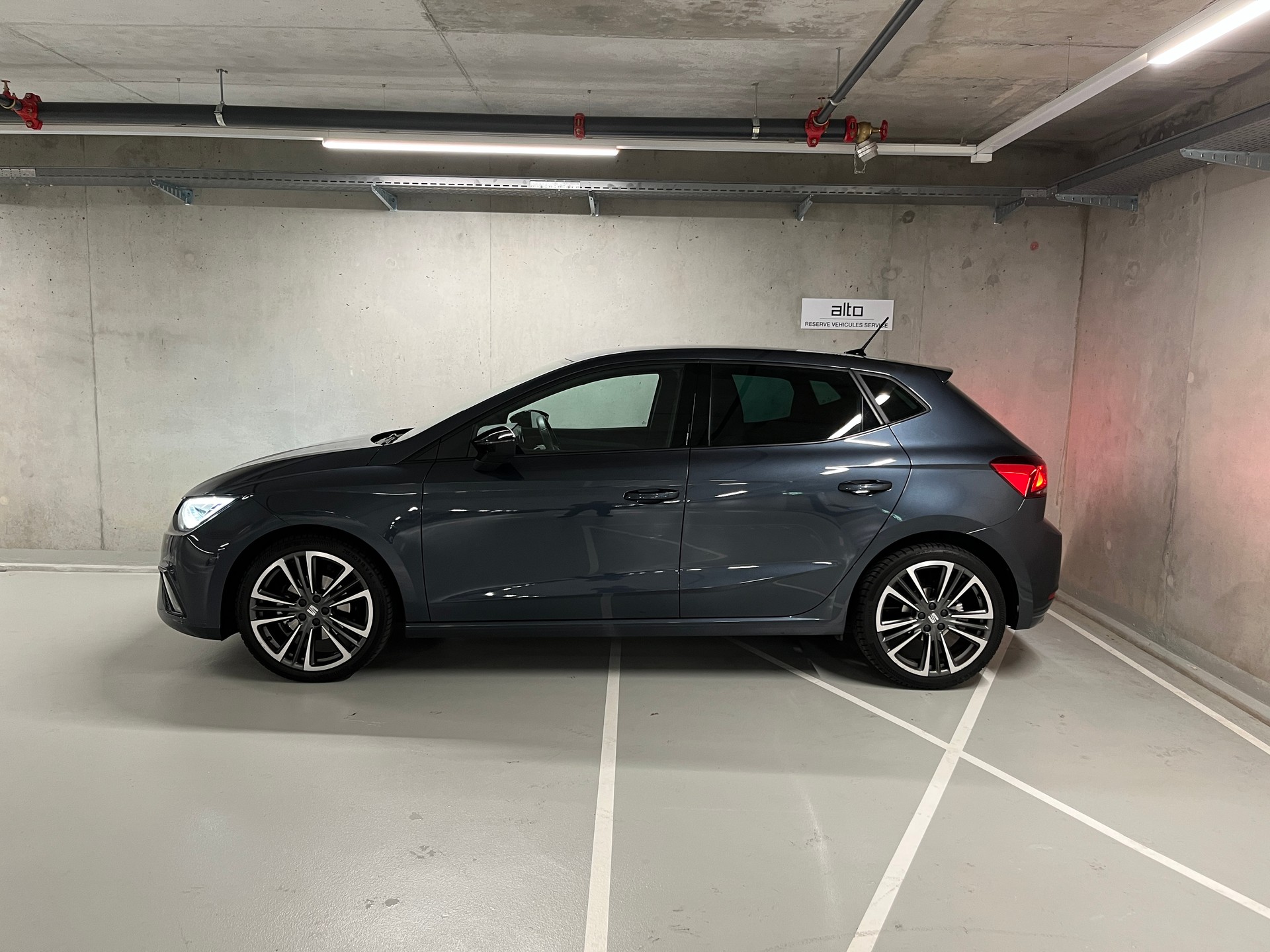 SEAT Ibiza 1.0 EcoTSI Anniversary DSG-showroom-element-1