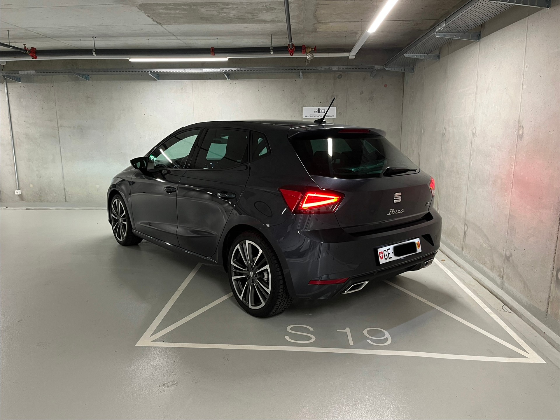 SEAT Ibiza 1.0 EcoTSI Anniversary DSG-showroom-element-2