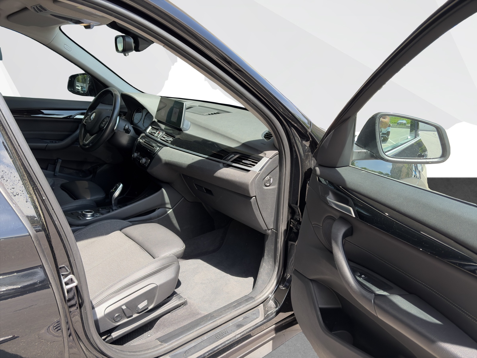 BMW X1 20i xDrive-image-16