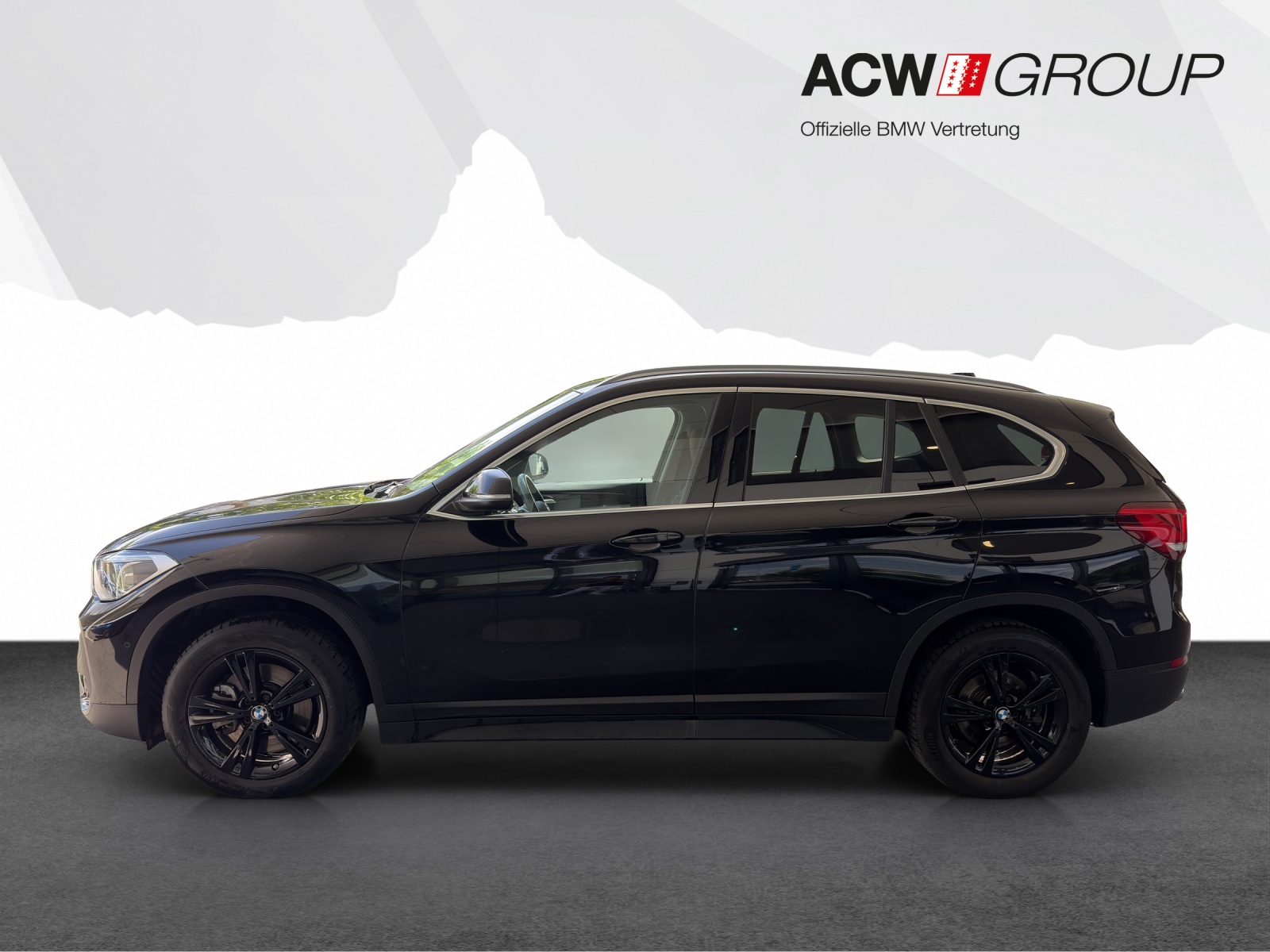 BMW X1 20i xDrive-showroom-element-1