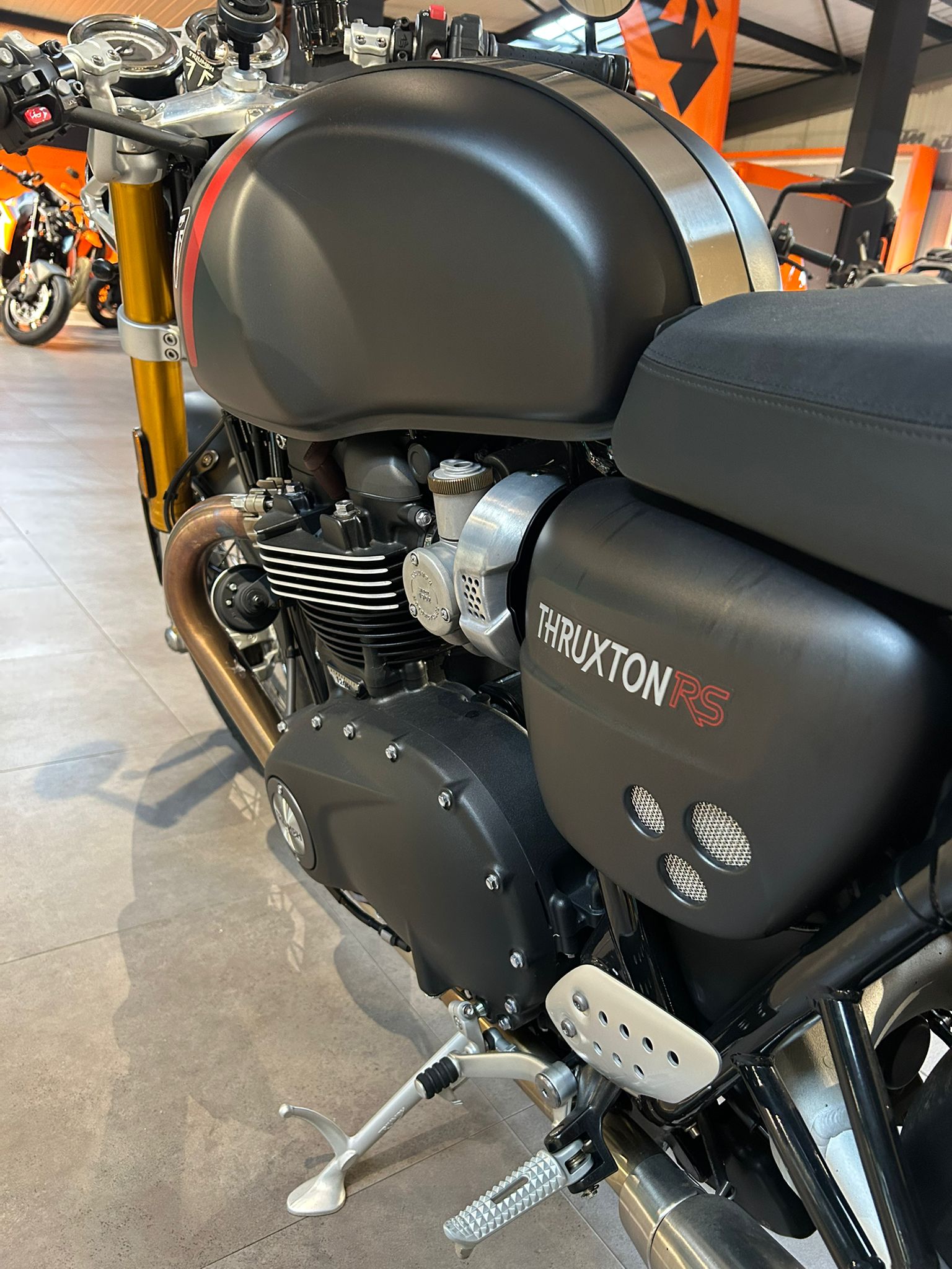 TRIUMPH Thruxton 1200 i RS ABS-image-4
