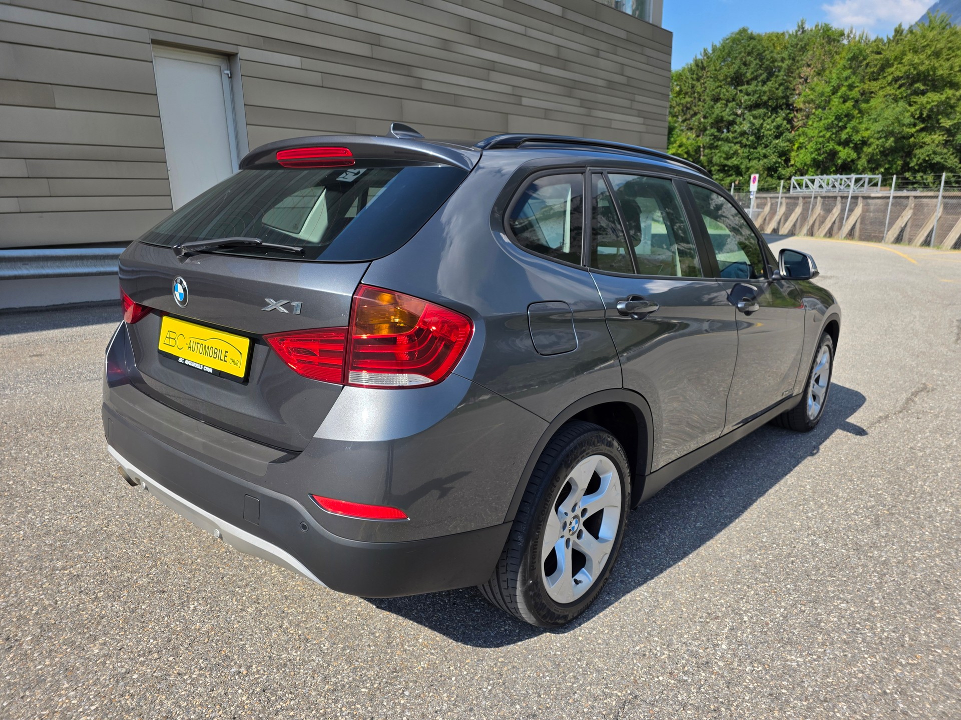 BMW X1 xDrive 18d-image-10