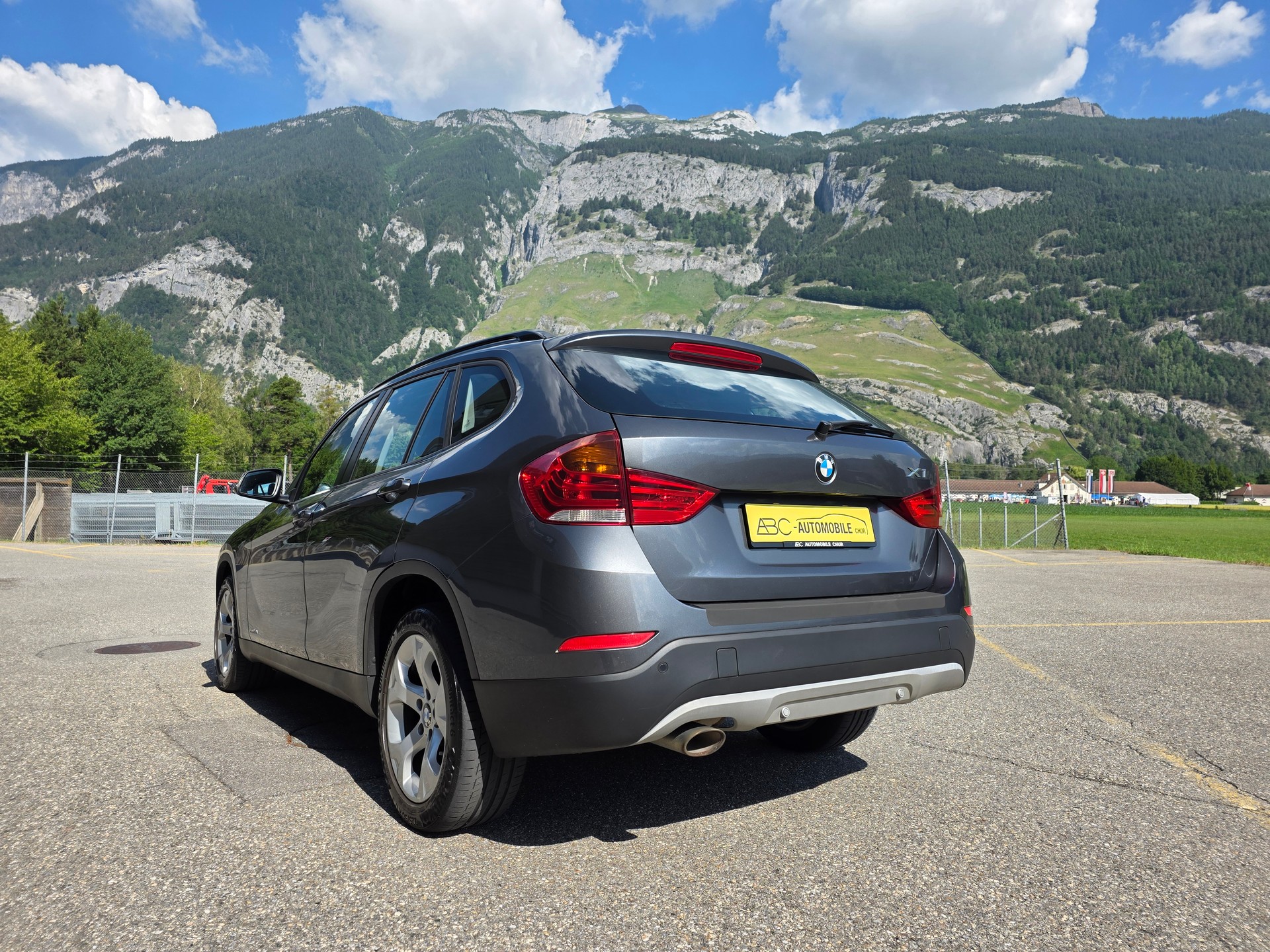 BMW X1 xDrive 18d-image-12