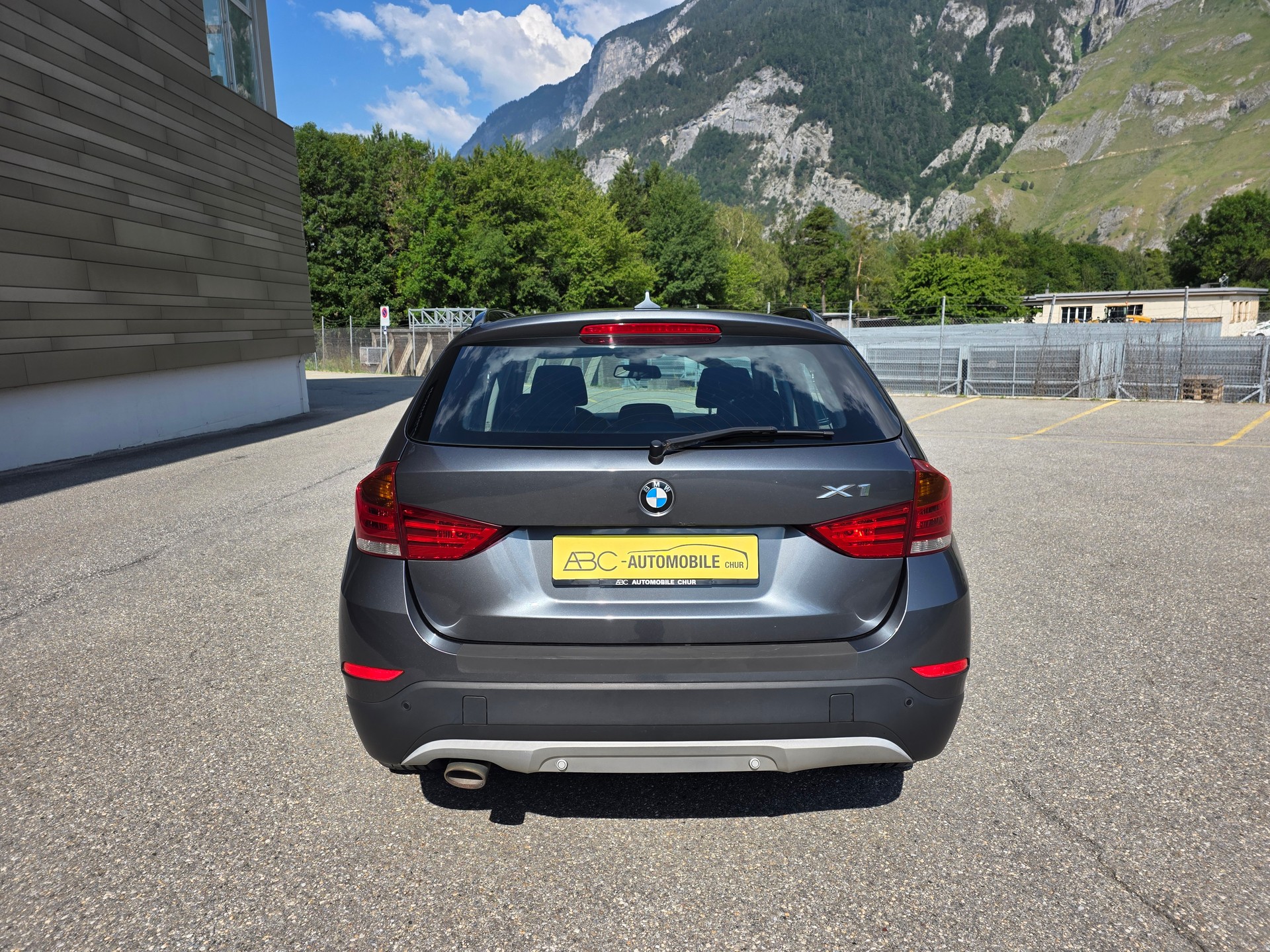 BMW X1 xDrive 18d-image-11