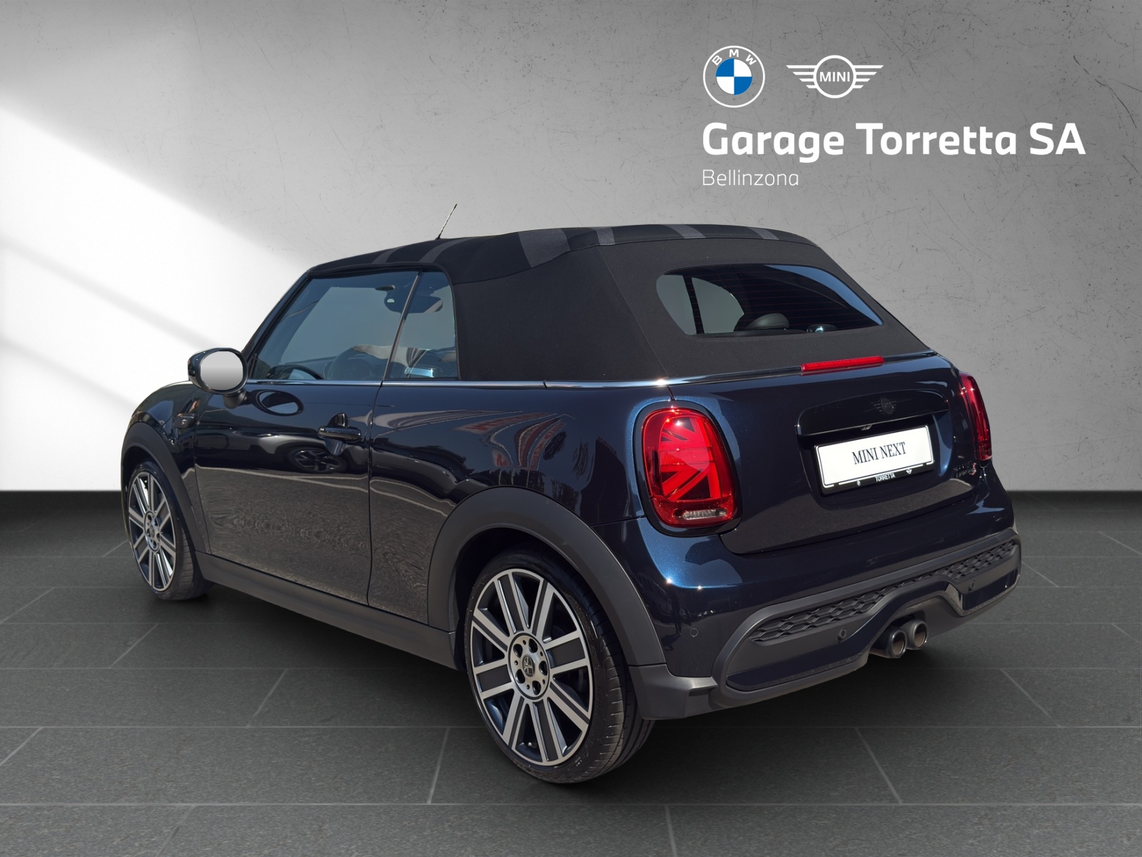MINI Cooper S Cabriolet DKG-showroom-element-2