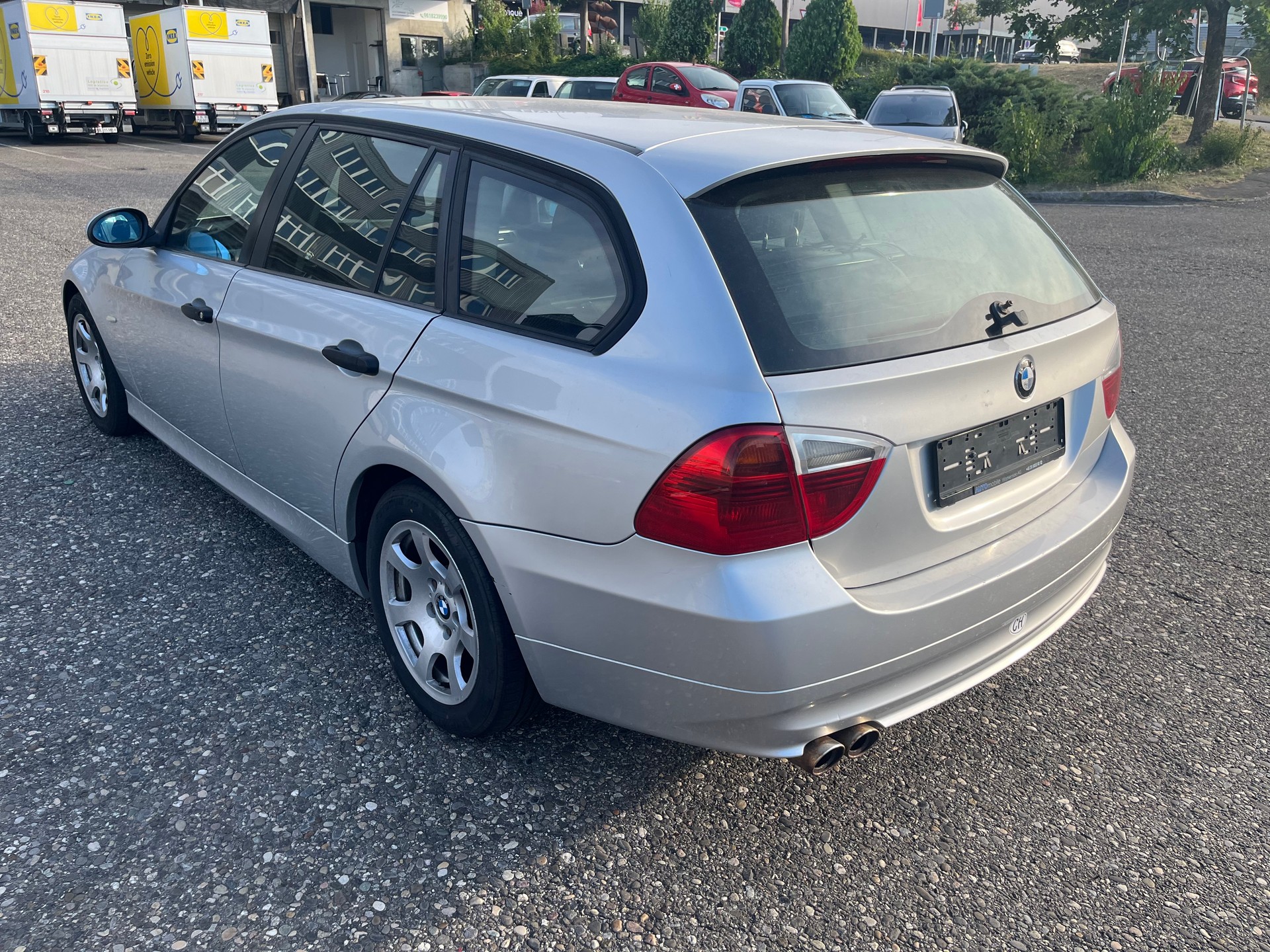 BMW 320d Touring-image-3