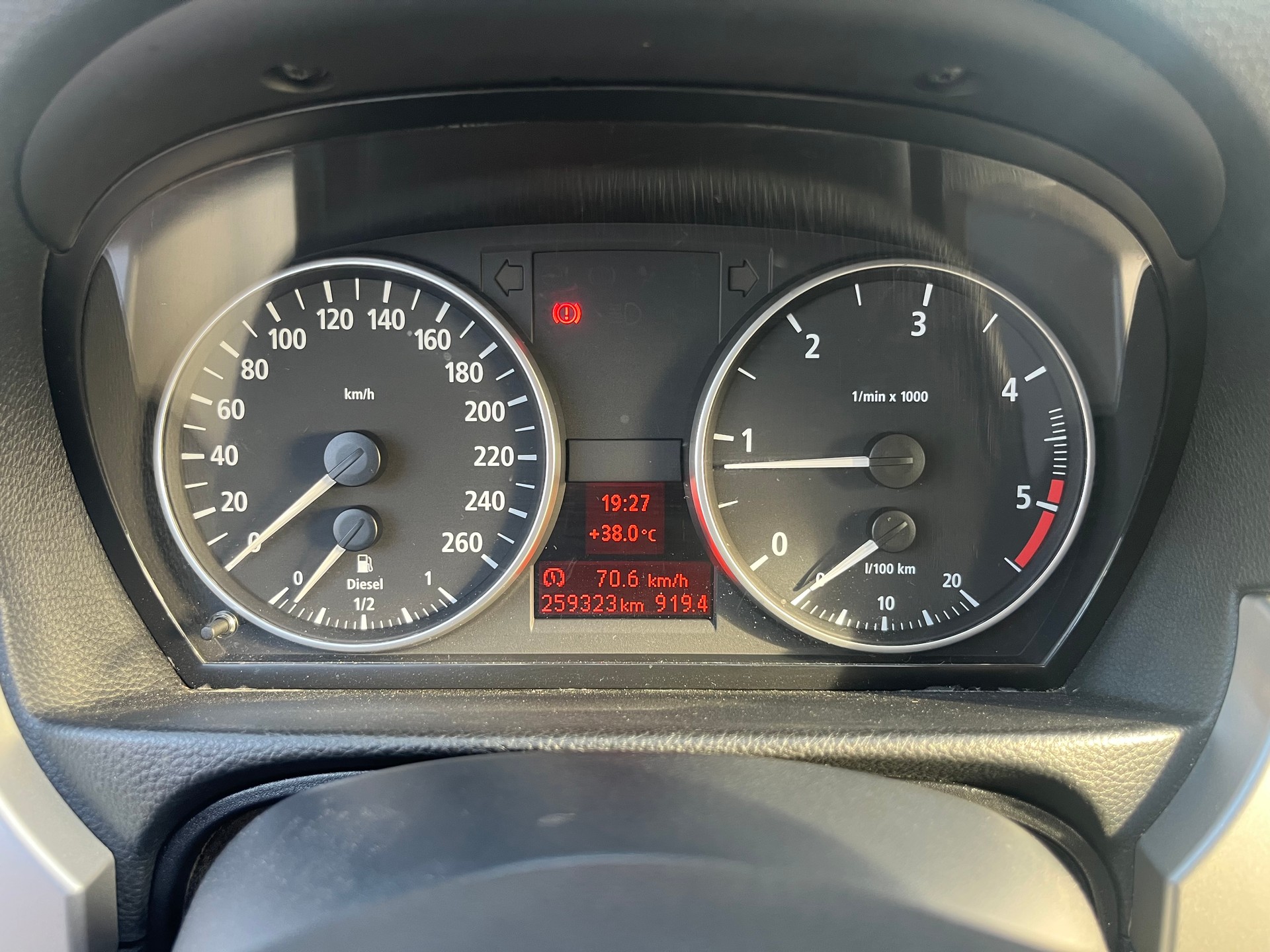 BMW 320d Touring-image-5