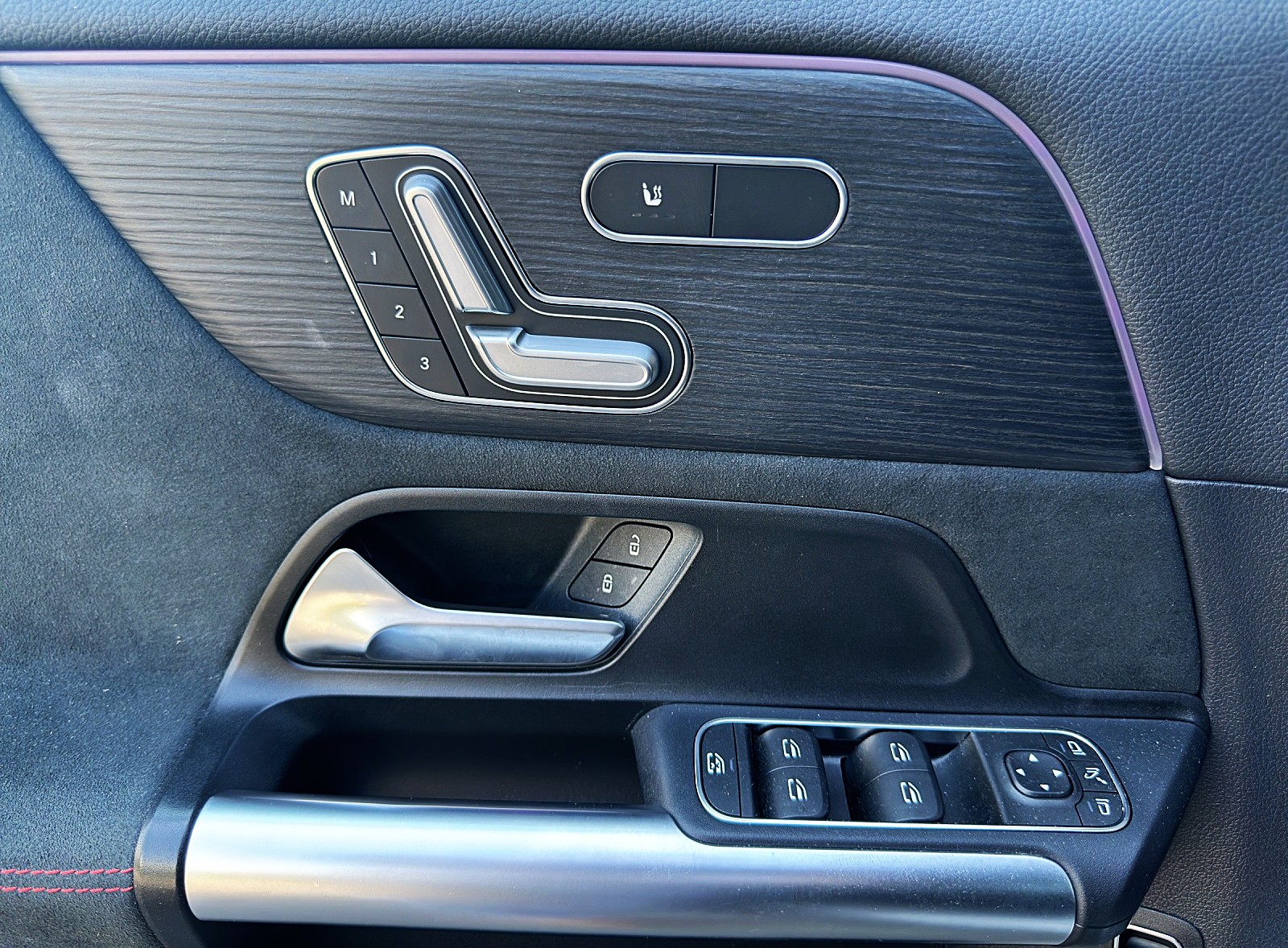 MERCEDES-BENZ GLA 200 AMG Line 4matic / CH Fahrzeug mit Gratis Service-image-14