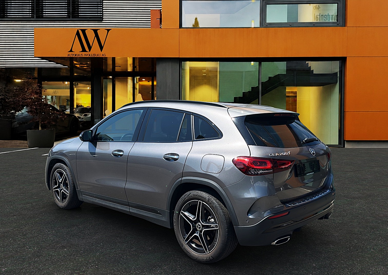 MERCEDES-BENZ GLA 200 AMG Line 4matic / CH Fahrzeug mit Gratis Service-showroom-element-1