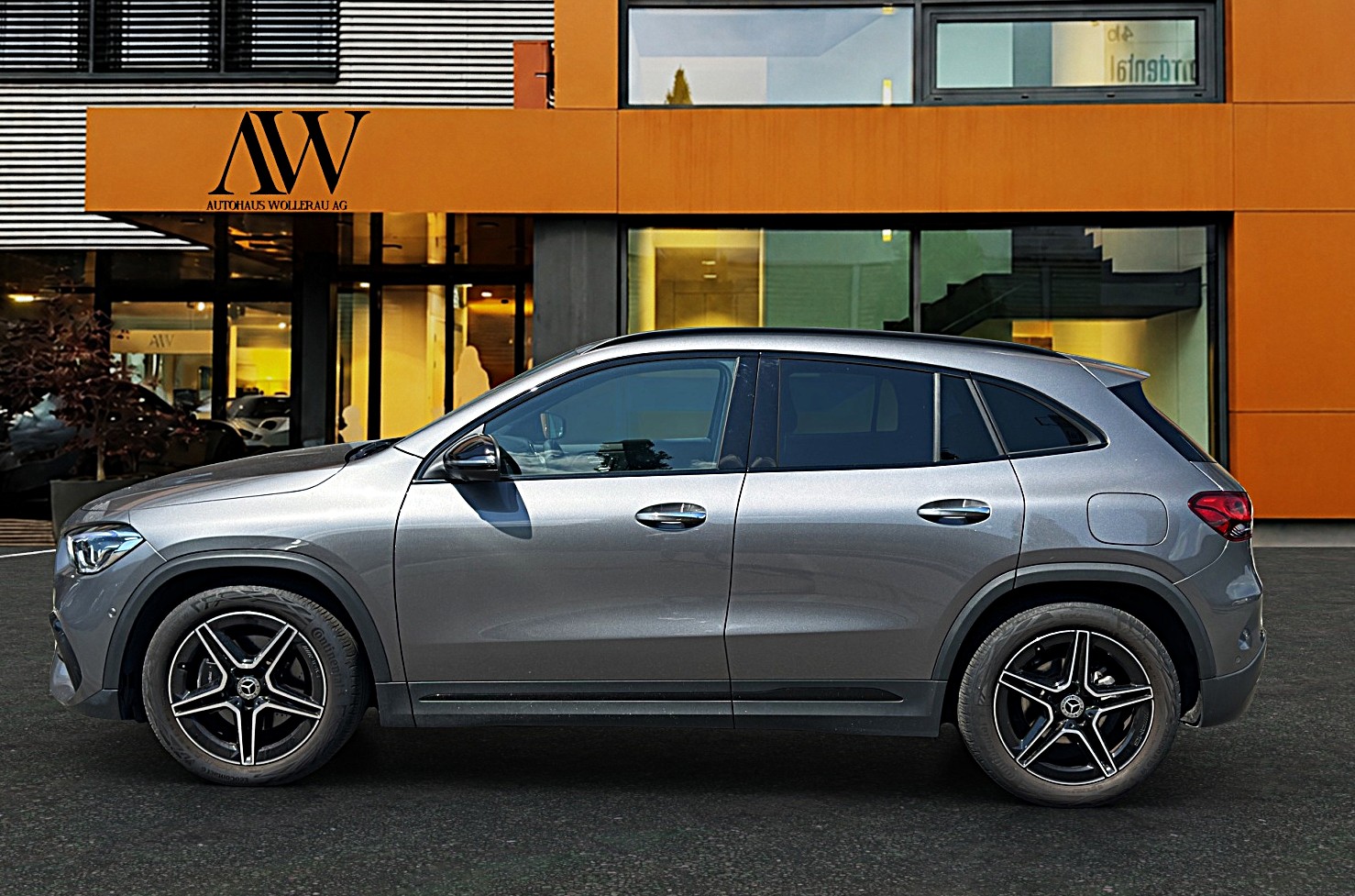 MERCEDES-BENZ GLA 200 AMG Line 4matic / CH Fahrzeug mit Gratis Service