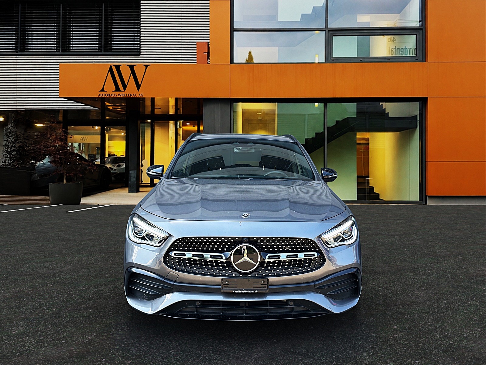 MERCEDES-BENZ GLA 200 AMG Line 4matic / CH Fahrzeug mit Gratis Service-showroom-element-3