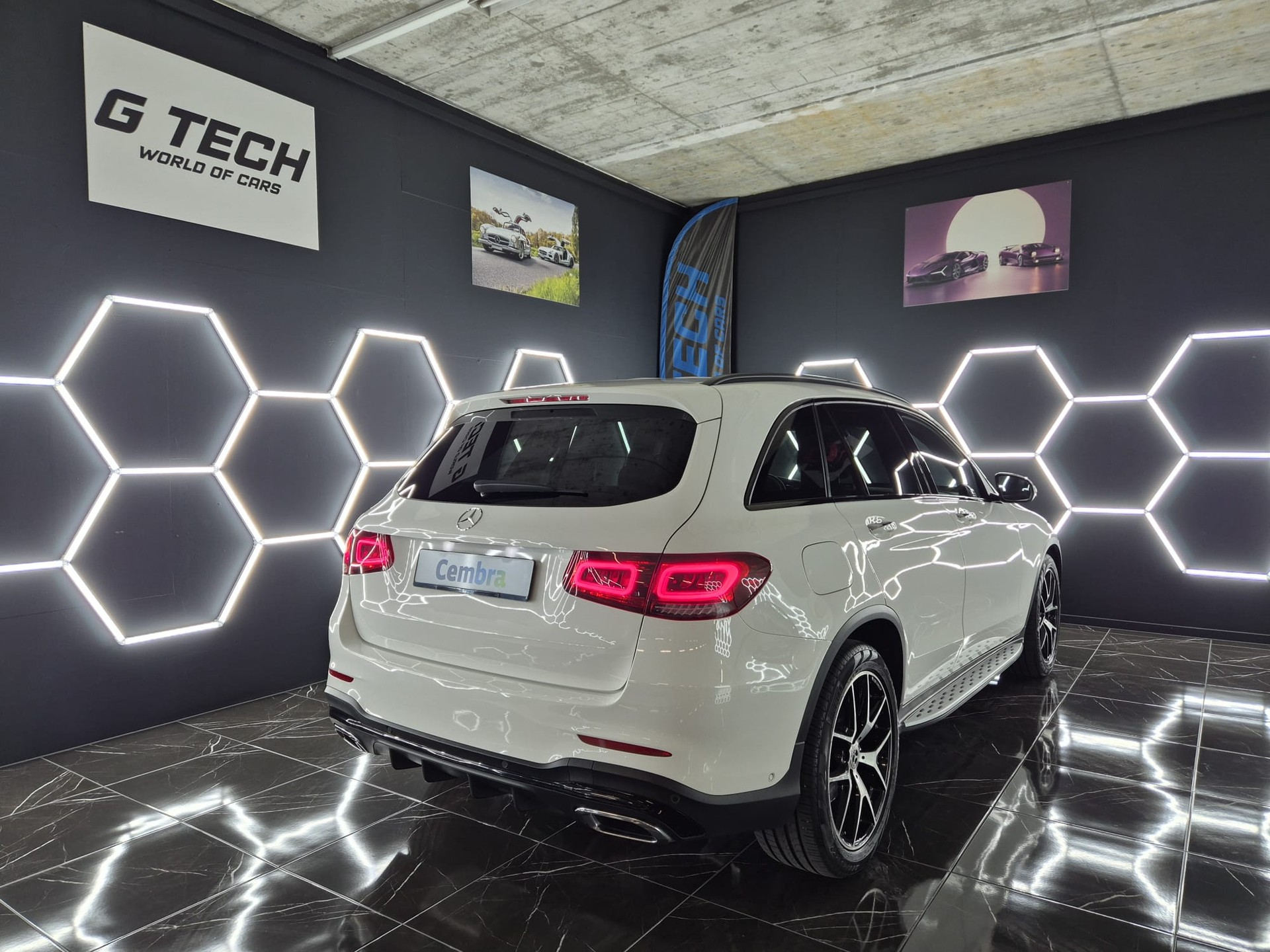 MERCEDES-BENZ GLC 300 d AMG Line 4Matic 9G-Tronic-showroom-element-3
