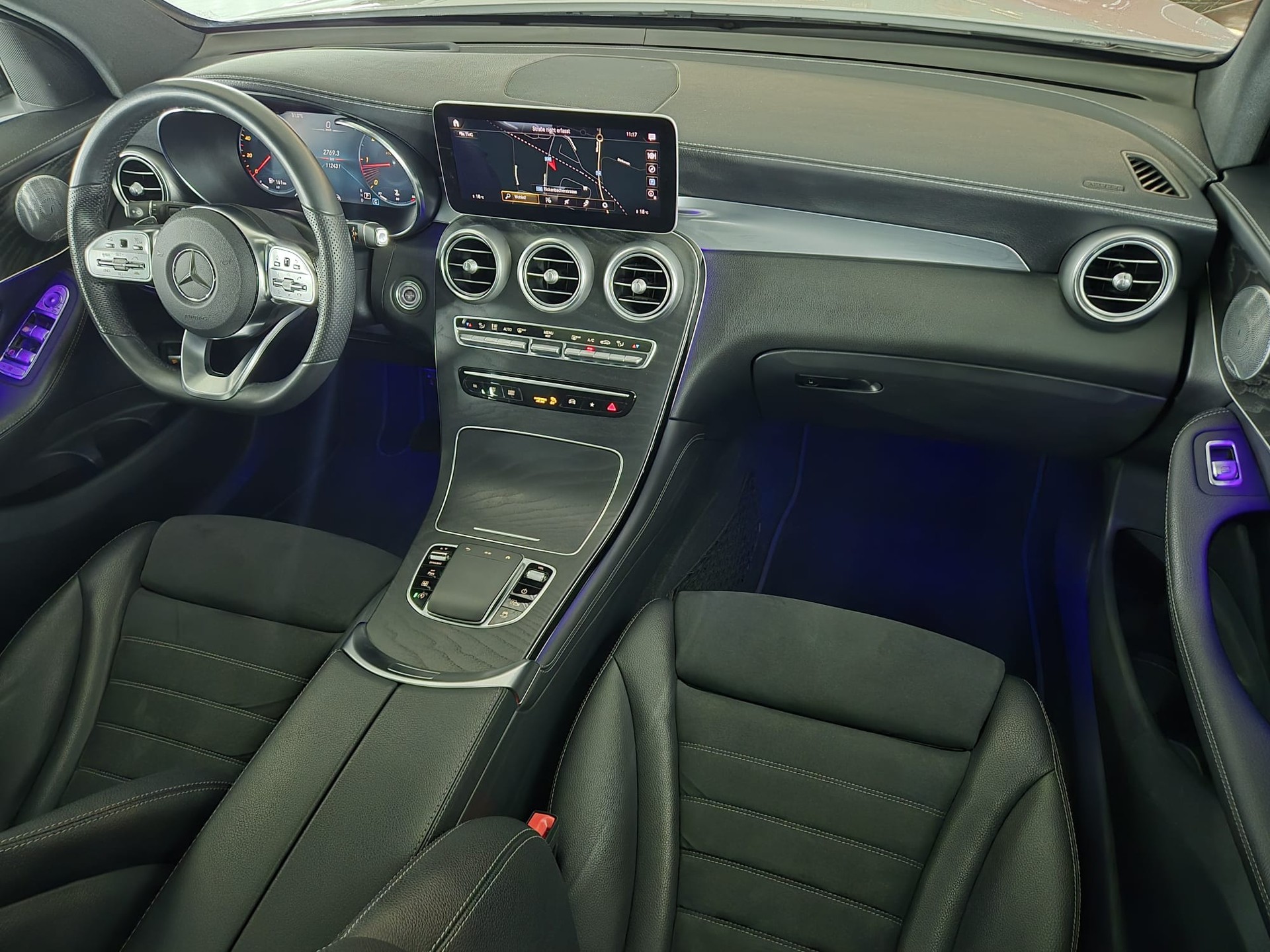 MERCEDES-BENZ GLC 300 d AMG Line 4Matic 9G-Tronic-image-31