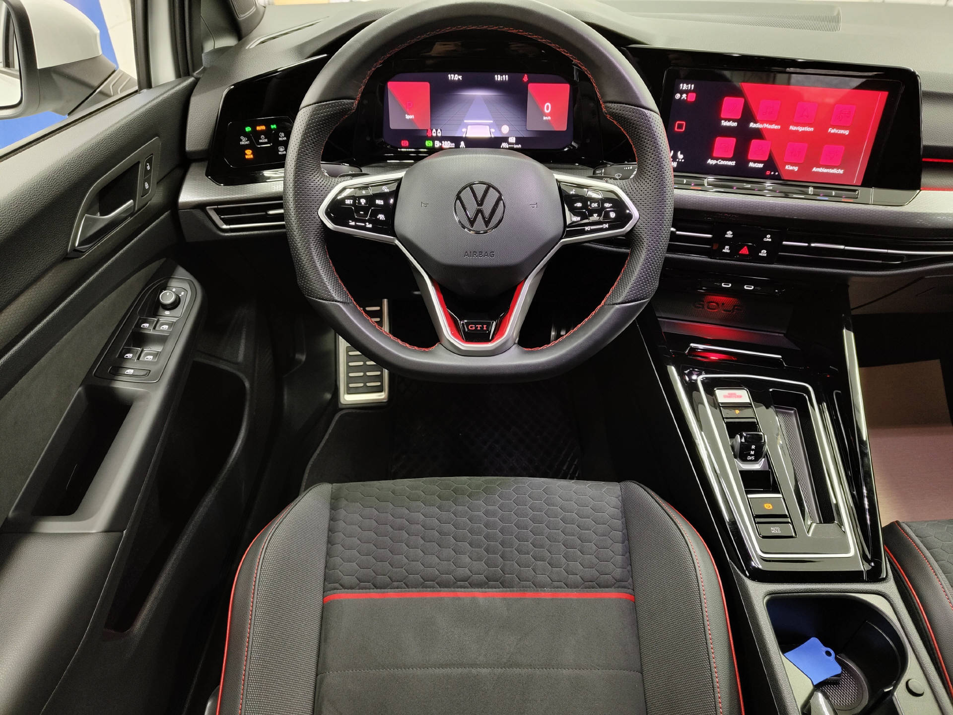 VW Golf VIII 2.0 TSI GTI Clubsport DSG-image-4