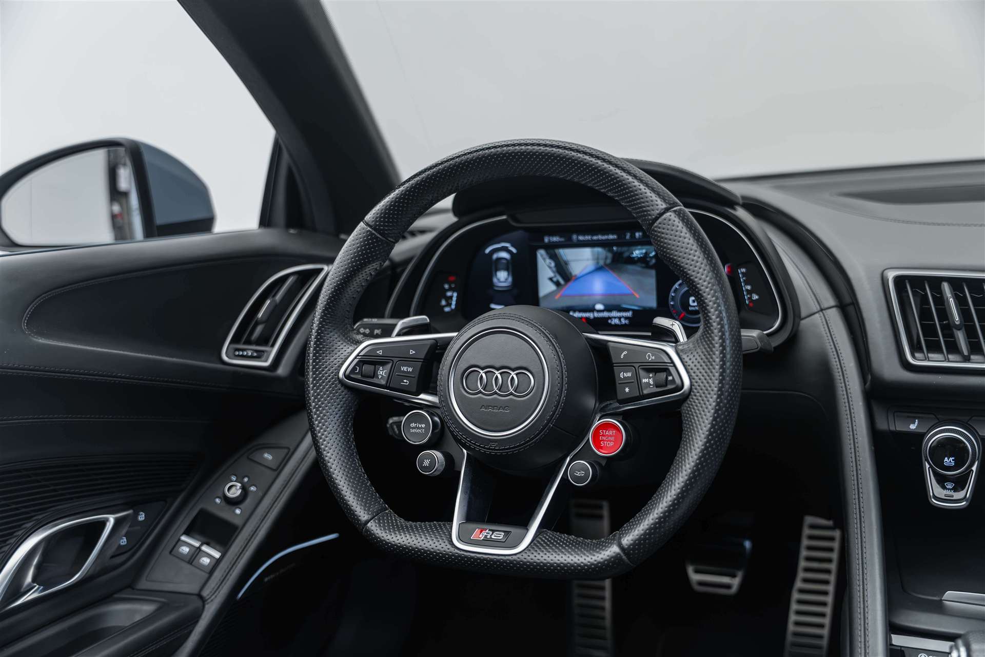 AUDI R8 Spyder 570PS S-Tronic Automat-image-11