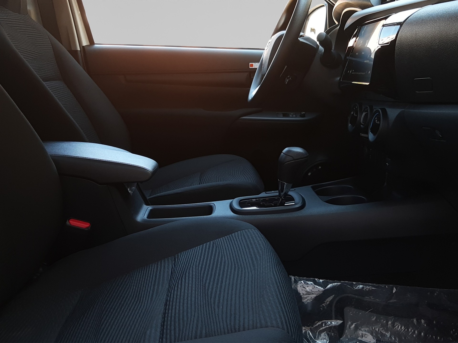 TOYOTA Hilux Single Cab.-Chassis 2.4 D-4D 150 Comfort-image-15