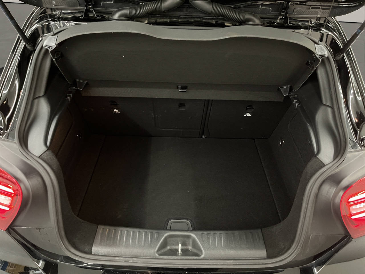 MERCEDES-BENZ A-Klasse W176 A 45 AMG 4m-image-13