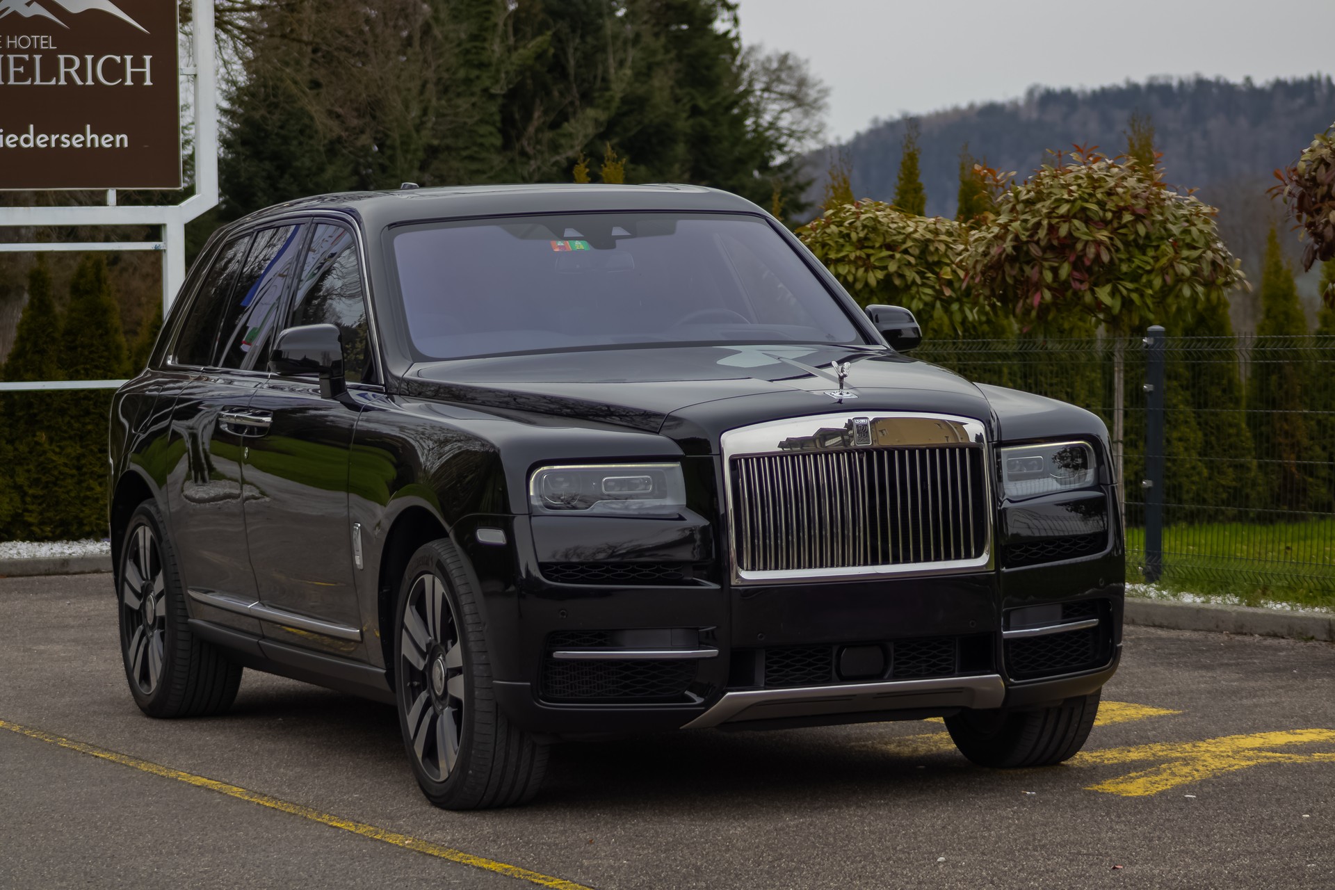 ROLLS-ROYCE 6.7 V12