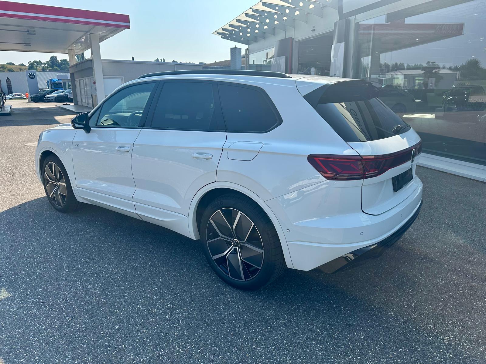 VW Touareg 3.0 TSI eHybrid R Tiptronic-showroom-element-2