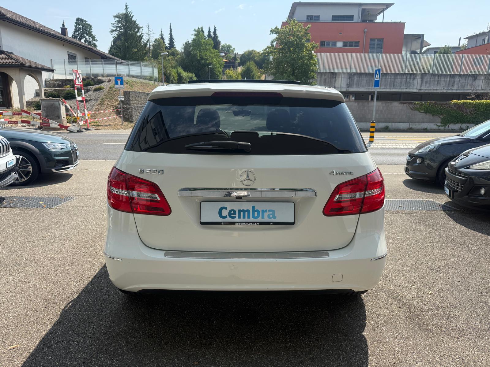 MERCEDES-BENZ B 220 4Matic 7G-DCT-image-3