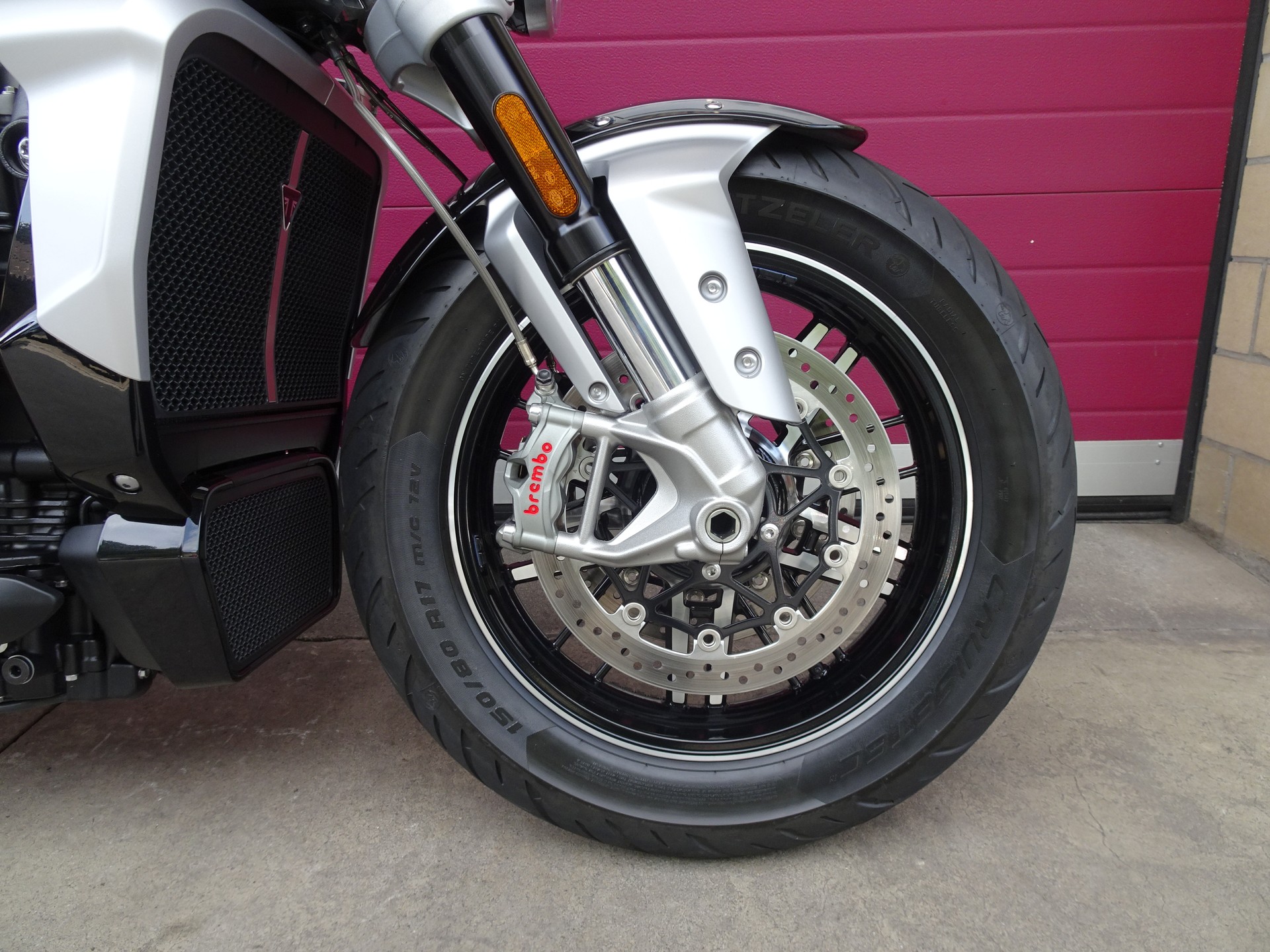 TRIUMPH Rocket 3 GT-image-1