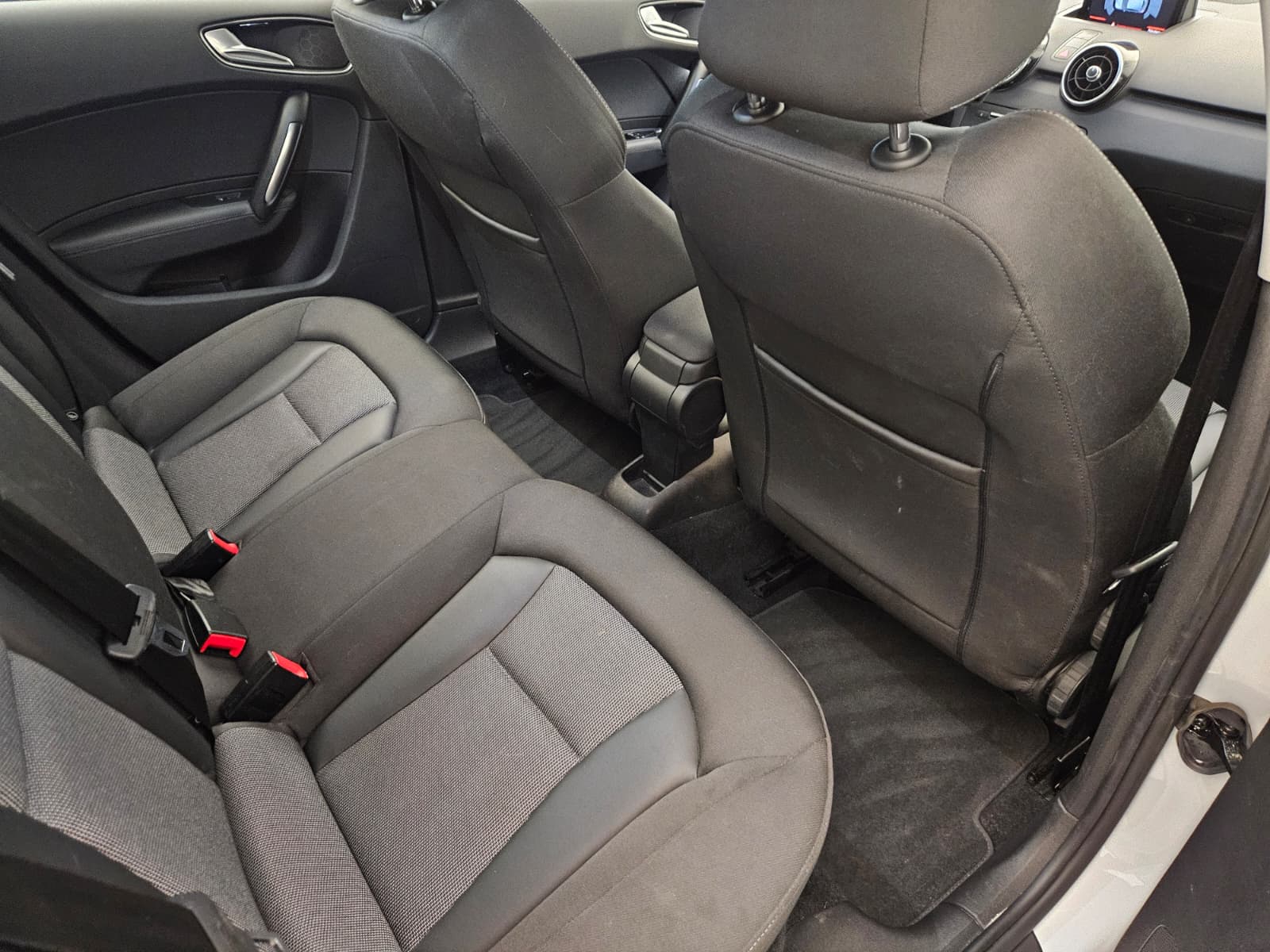 AUDI A1 Sportback 1.4 TFSI Sport S-tronic-image-13