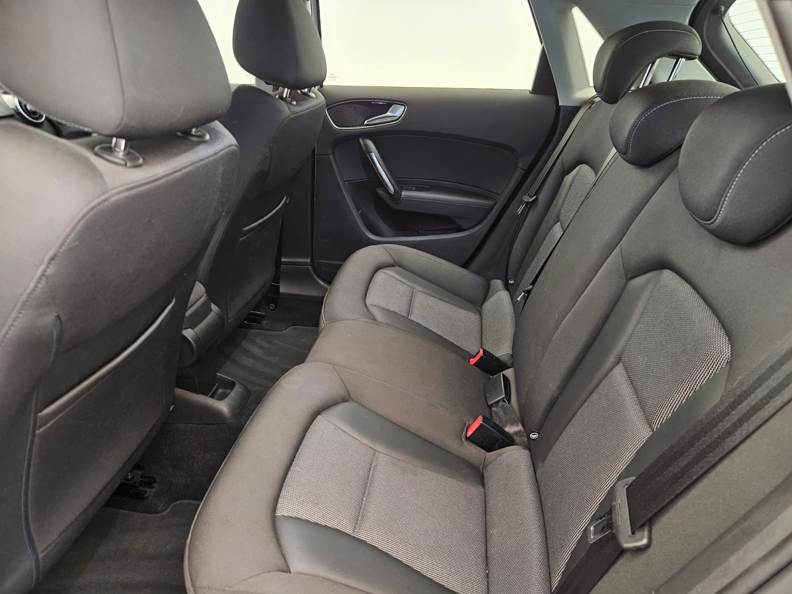 AUDI A1 Sportback 1.4 TFSI Sport S-tronic-image-12