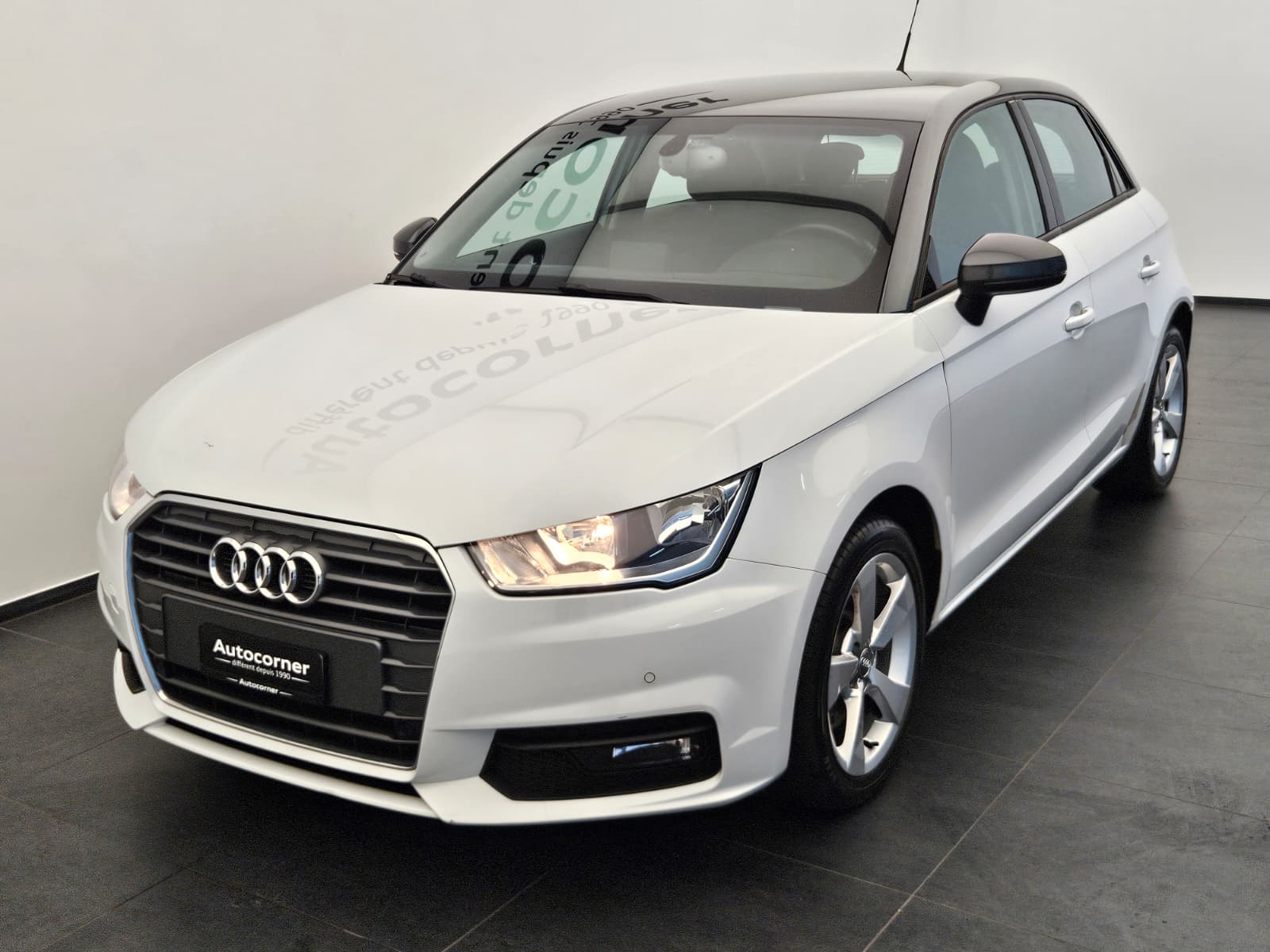 AUDI A1 Sportback 1.4 TFSI Sport S-tronic-showroom-element-2