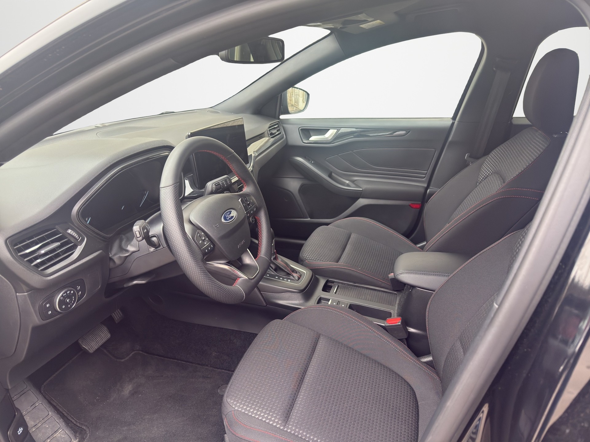 FORD Focus 1.0 MHEV ST-Line Automat LEASING AB 244.25 CHF / MONAT-image-6