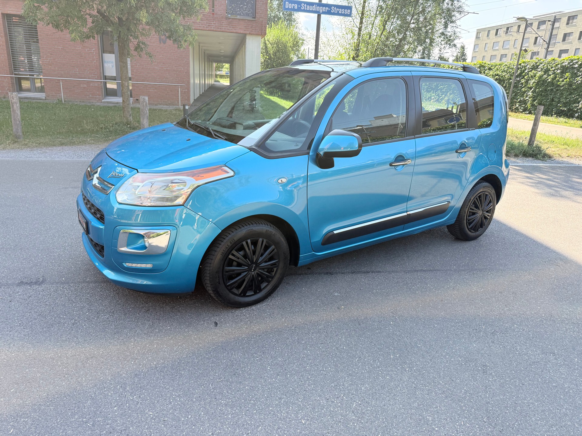 CITROEN C3 Picasso 1.4i 16V Exclusive-image-12
