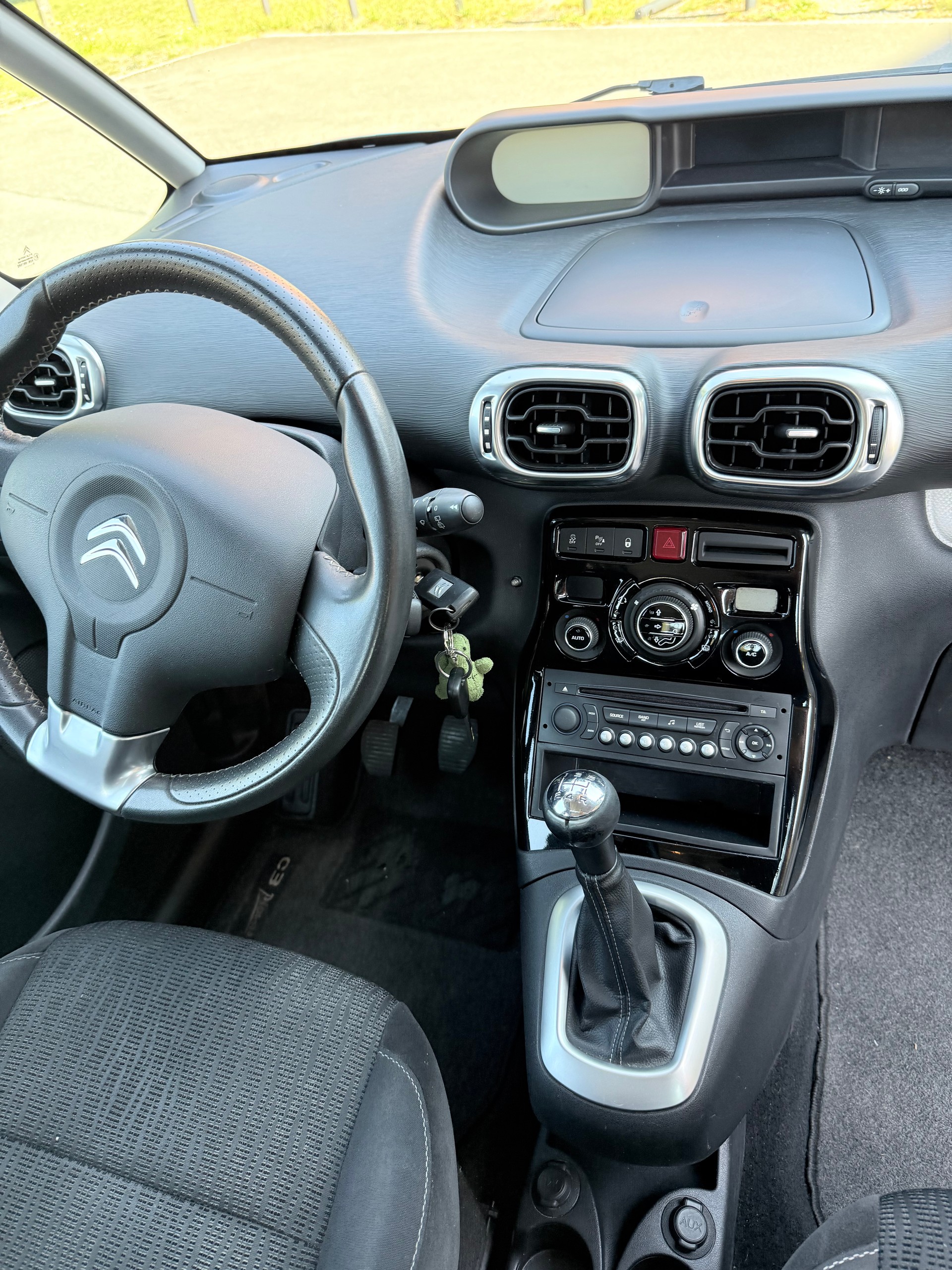 CITROEN C3 Picasso 1.4i 16V Exclusive-image-19